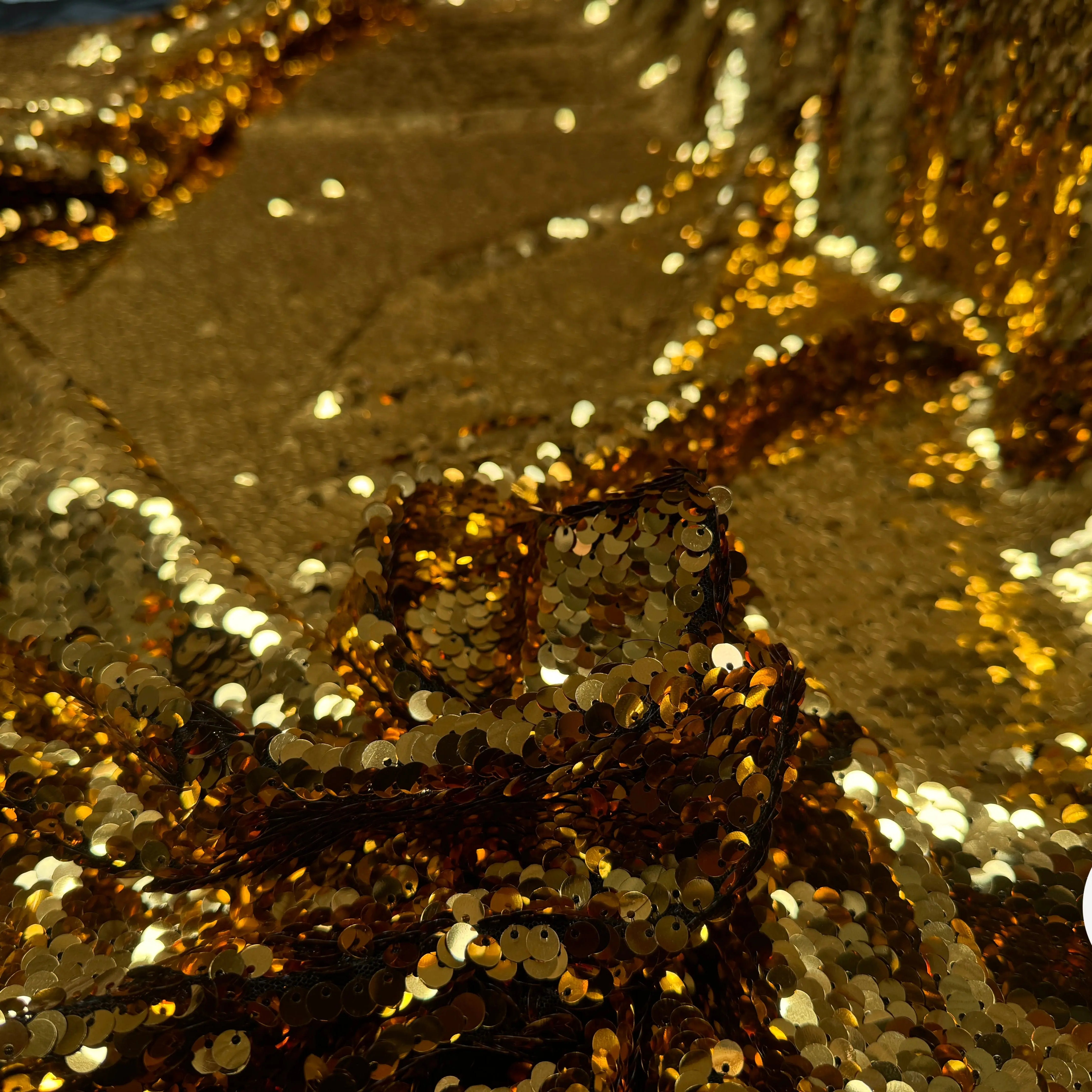 TISSU SEQUIN PAILLETTES SUR TULLE GOLD - My Little Coupon