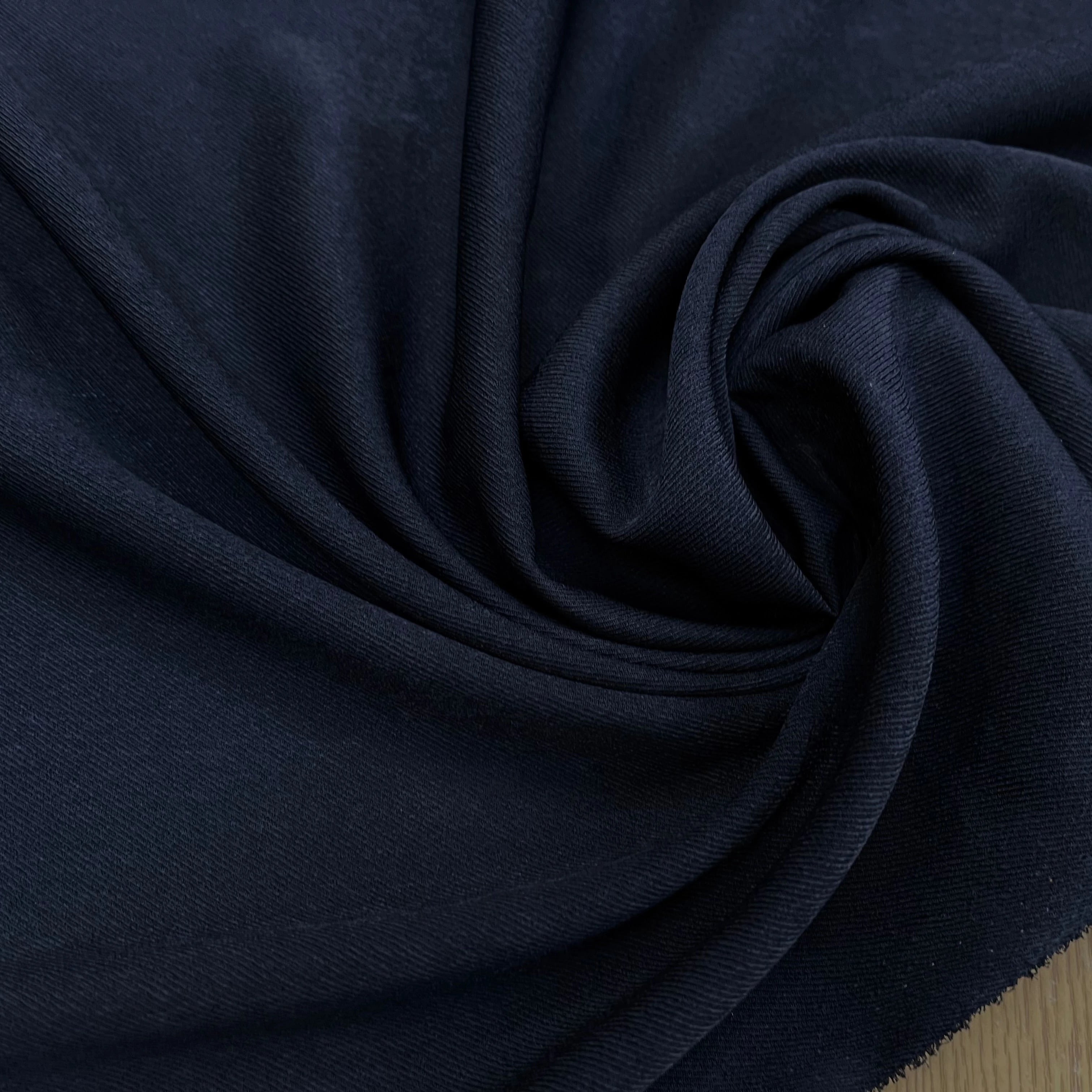 TISSU SERGÉ FLUIDE BLEU NUIT - My Little Coupon