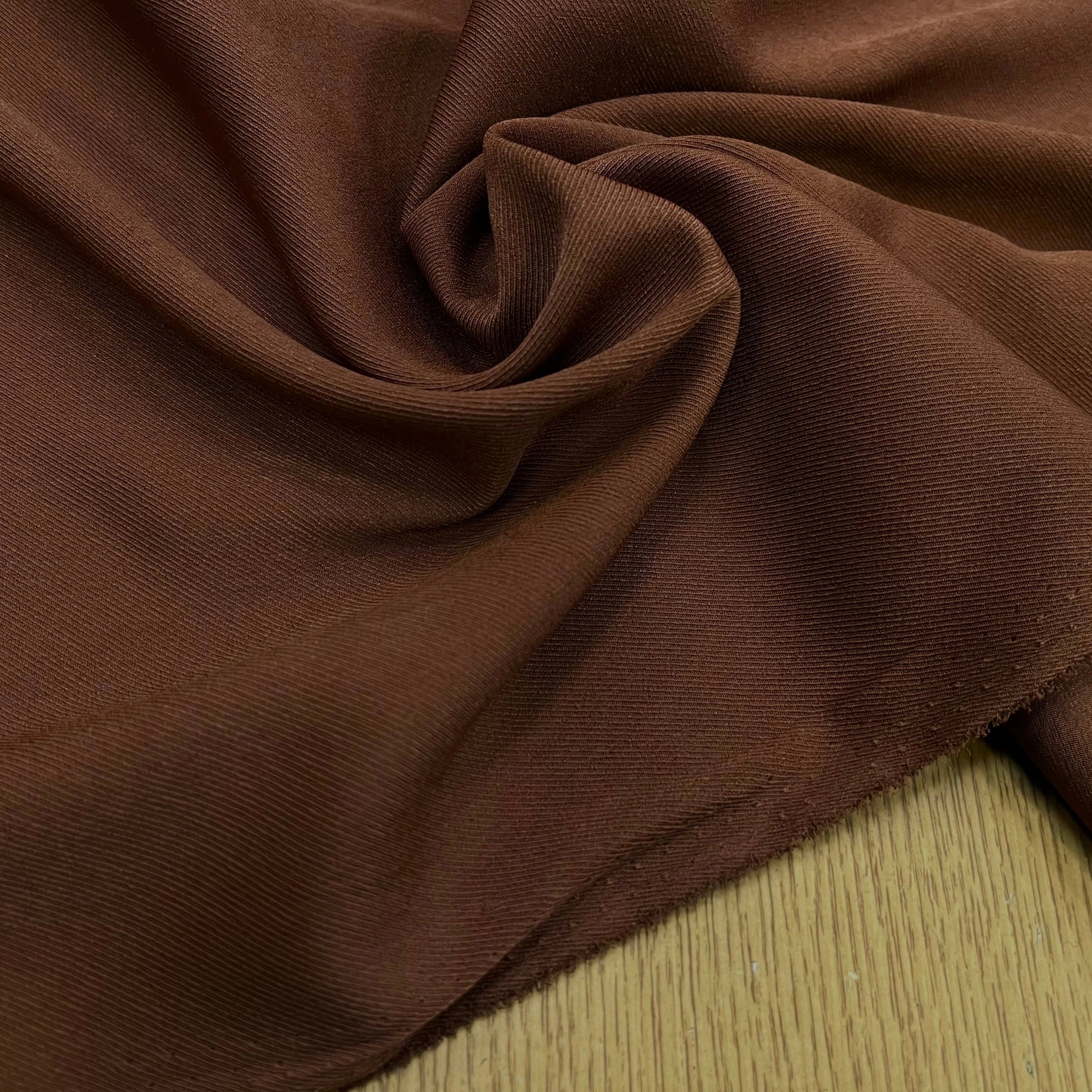 TISSU SERGÉ FLUIDE MARRON FONCÉ - My Little Coupon