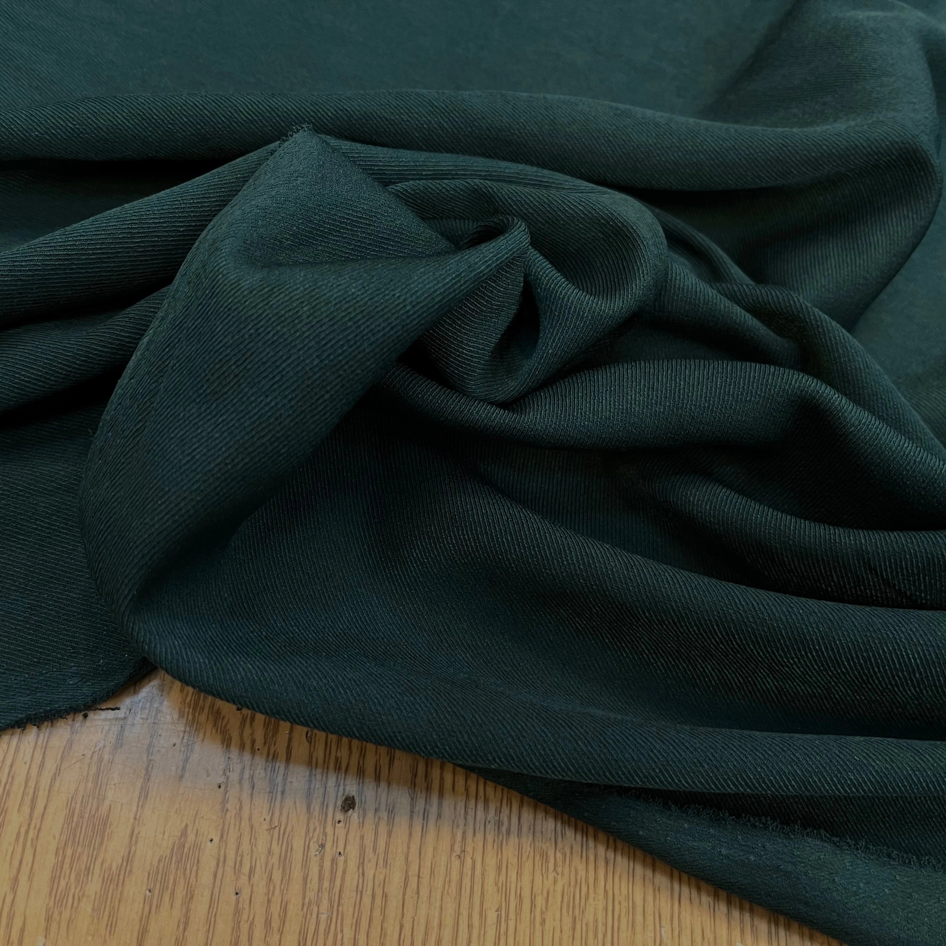 TISSU SERGÉ FLUIDE VERT SAPIN - My Little Coupon