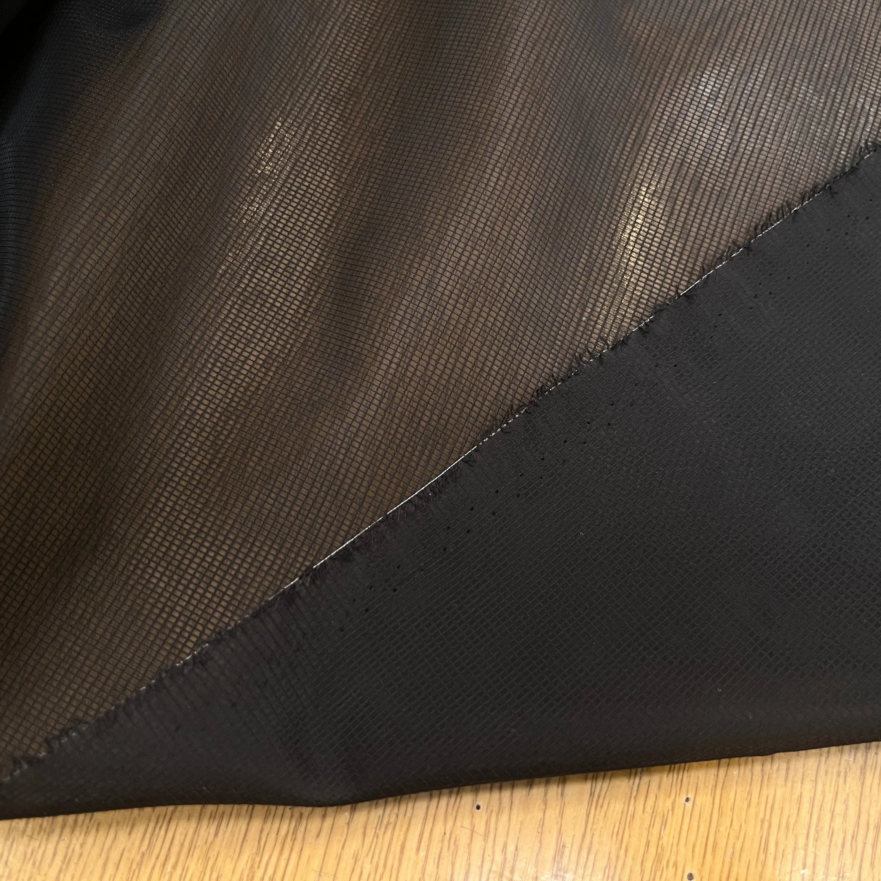 TISSU TECHNIQUE COUPE VENT NOIR - My Little Coupon