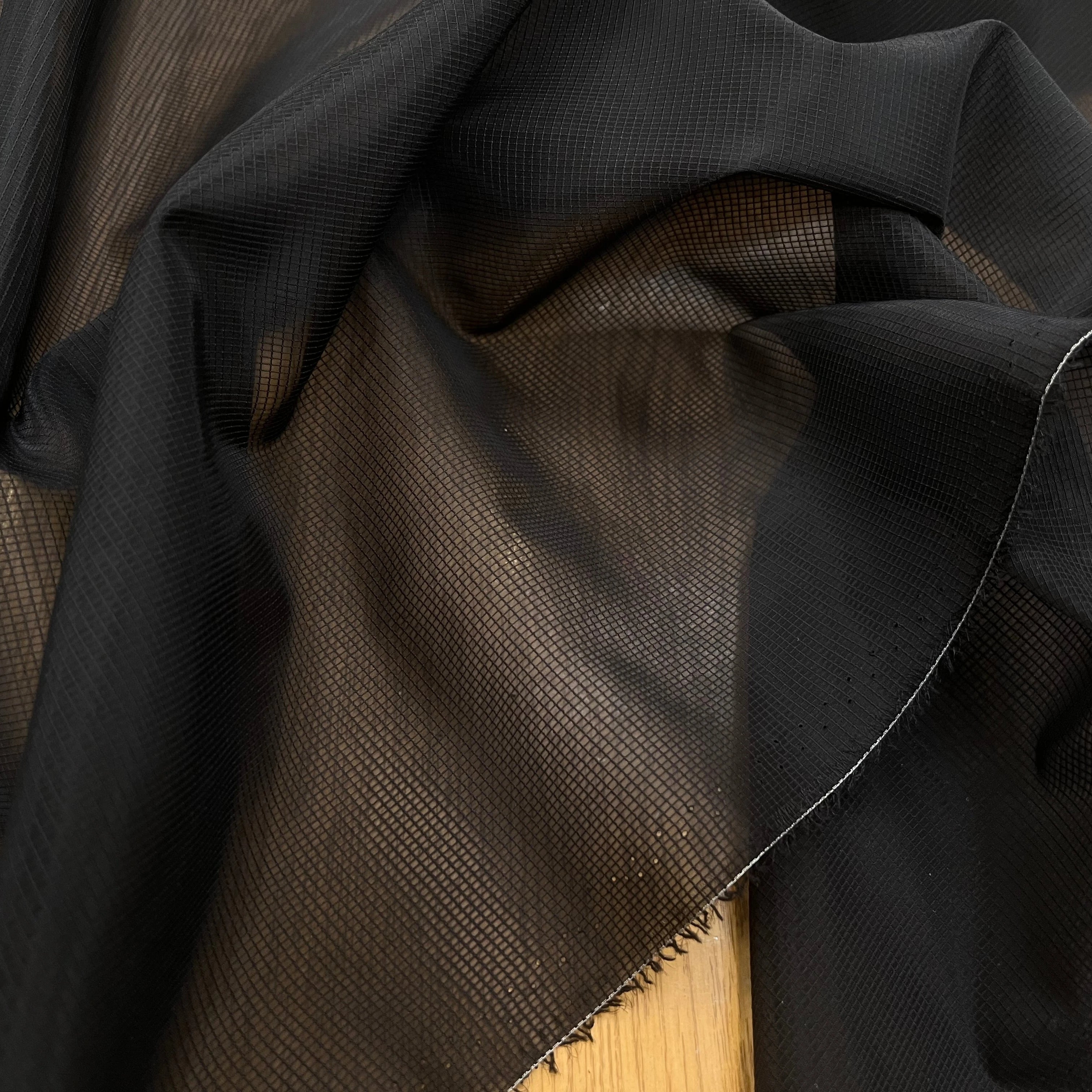 TISSU TECHNIQUE COUPE VENT NOIR - My Little Coupon