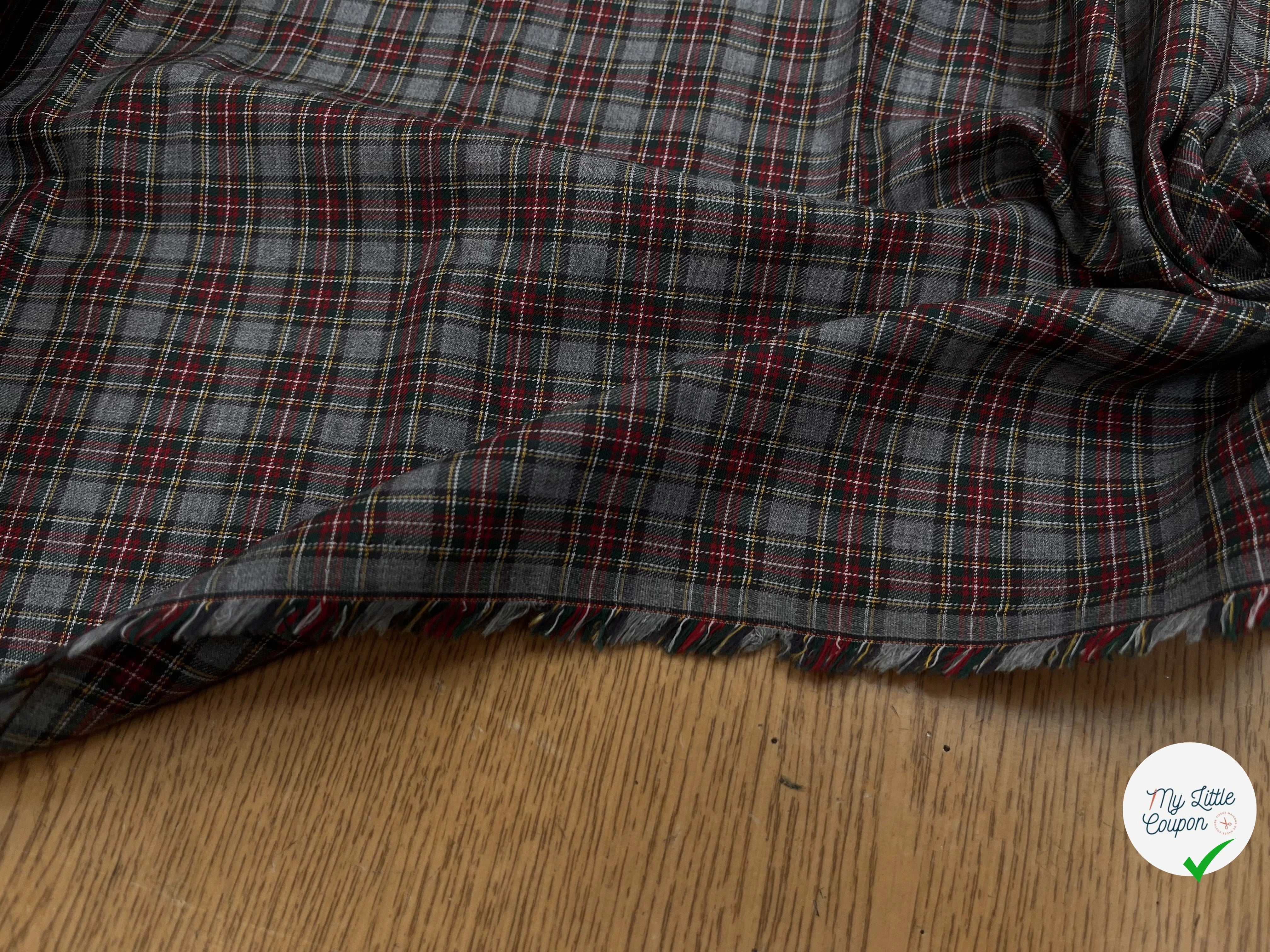 TISSU TRAPPEUR GRIS À CARREAUX VERT, JAUNE ET ROUGE 150CM - My Little Coupon