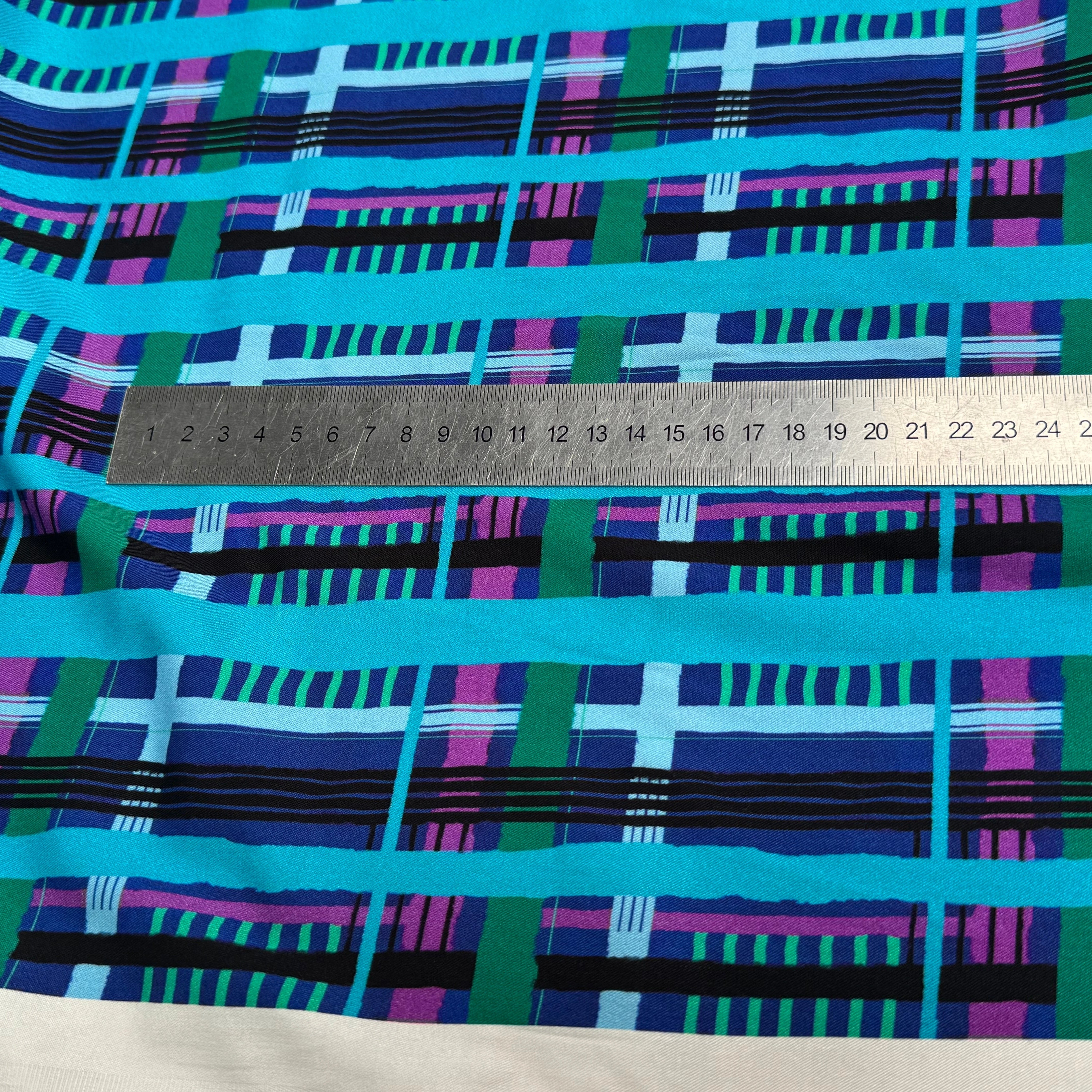 TISSU VISCOSE ÉLASTHANNE IMPRIMÉ TARTAN PUNGI TOPO TARTAN - My Little Coupon
