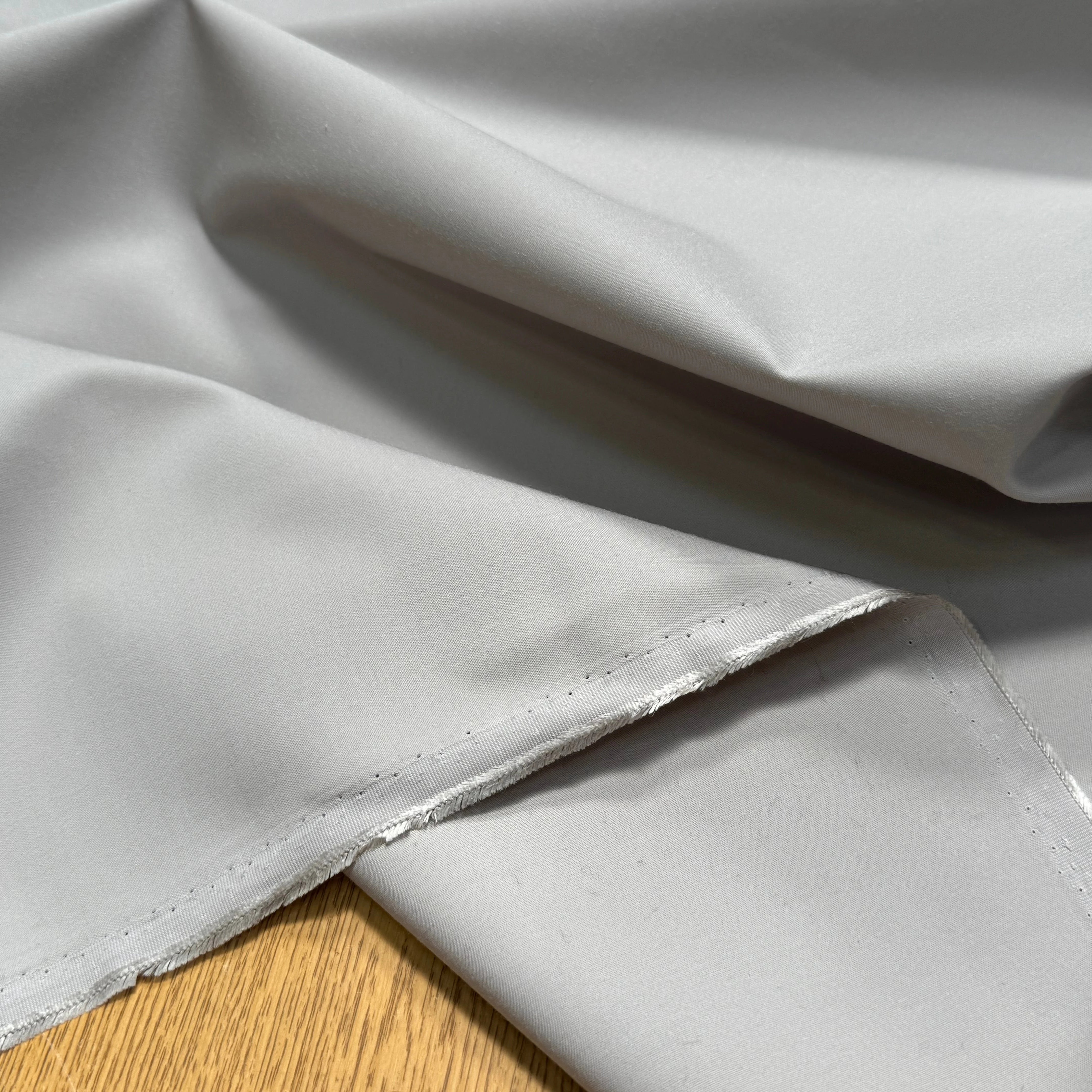 TISSU VISCOSE POLYAMIDE BELLE TENUE BEIGE 57% VISCOSE - My Little Coupon