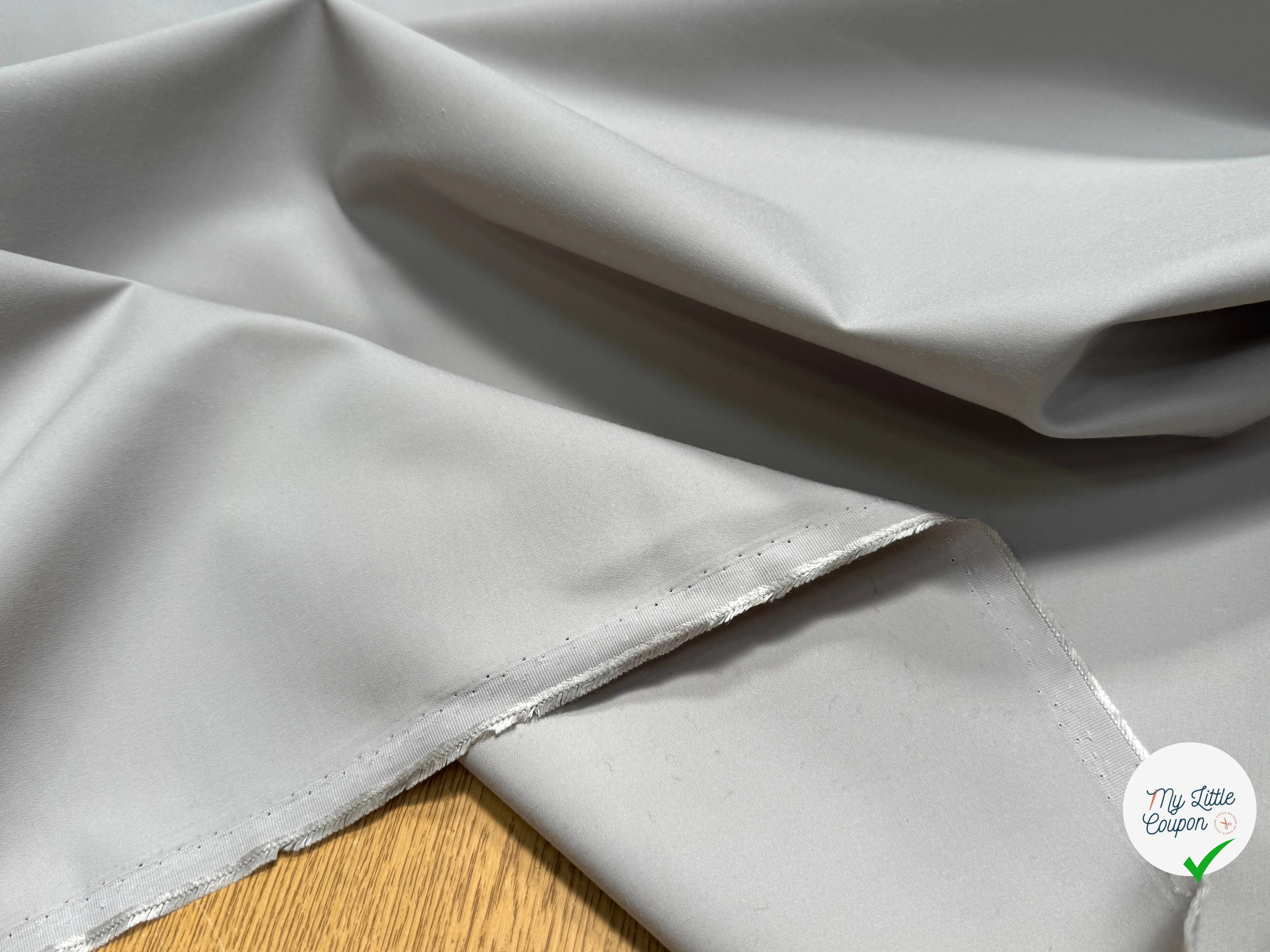 TISSU VISCOSE POLYAMIDE BELLE TENUE BEIGE 57% VISCOSE - My Little Coupon