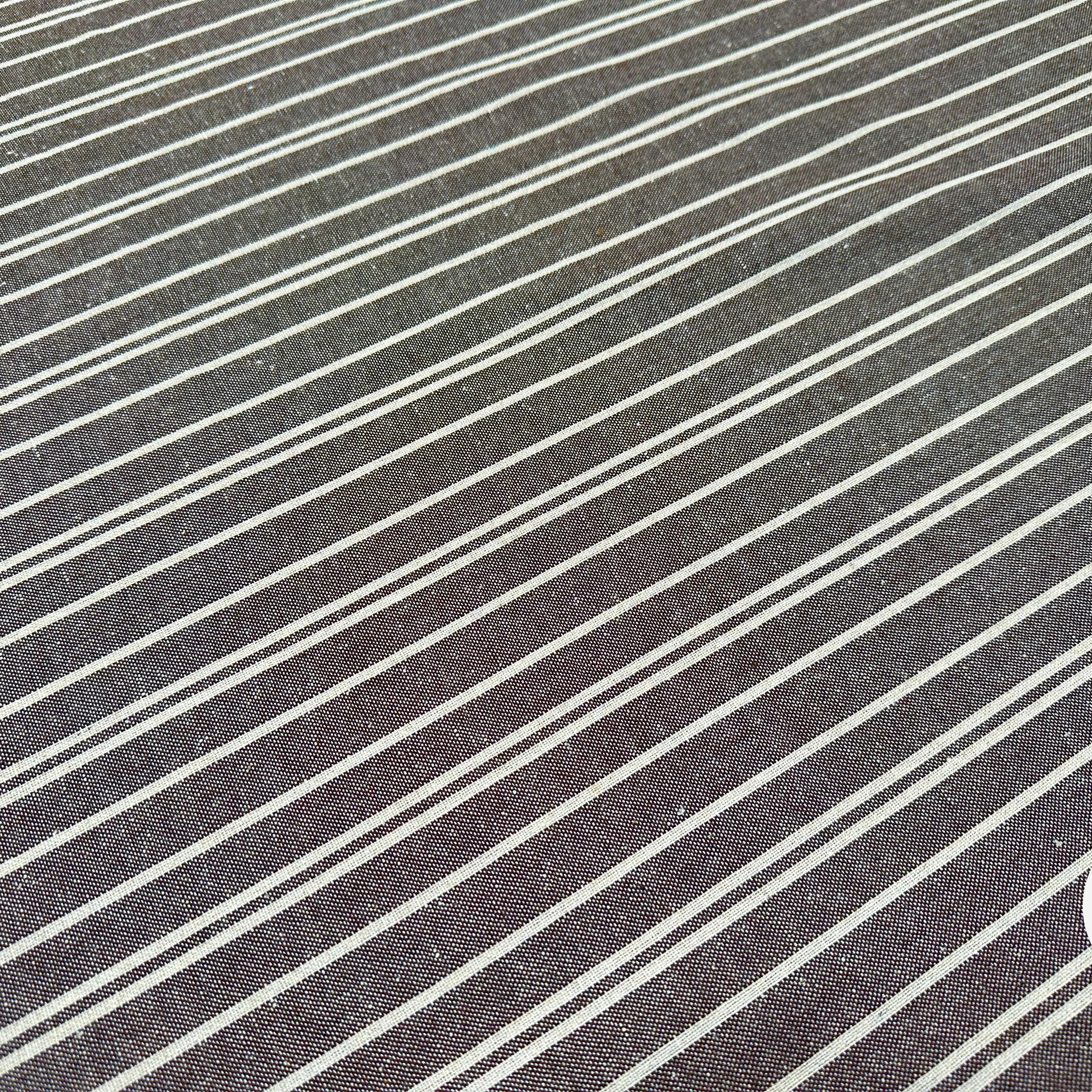 TOILE COTON RAYURES IRREGULIERES ELEGANTES EFFET LIN FOND MARRON PRUNE - My Little Coupon