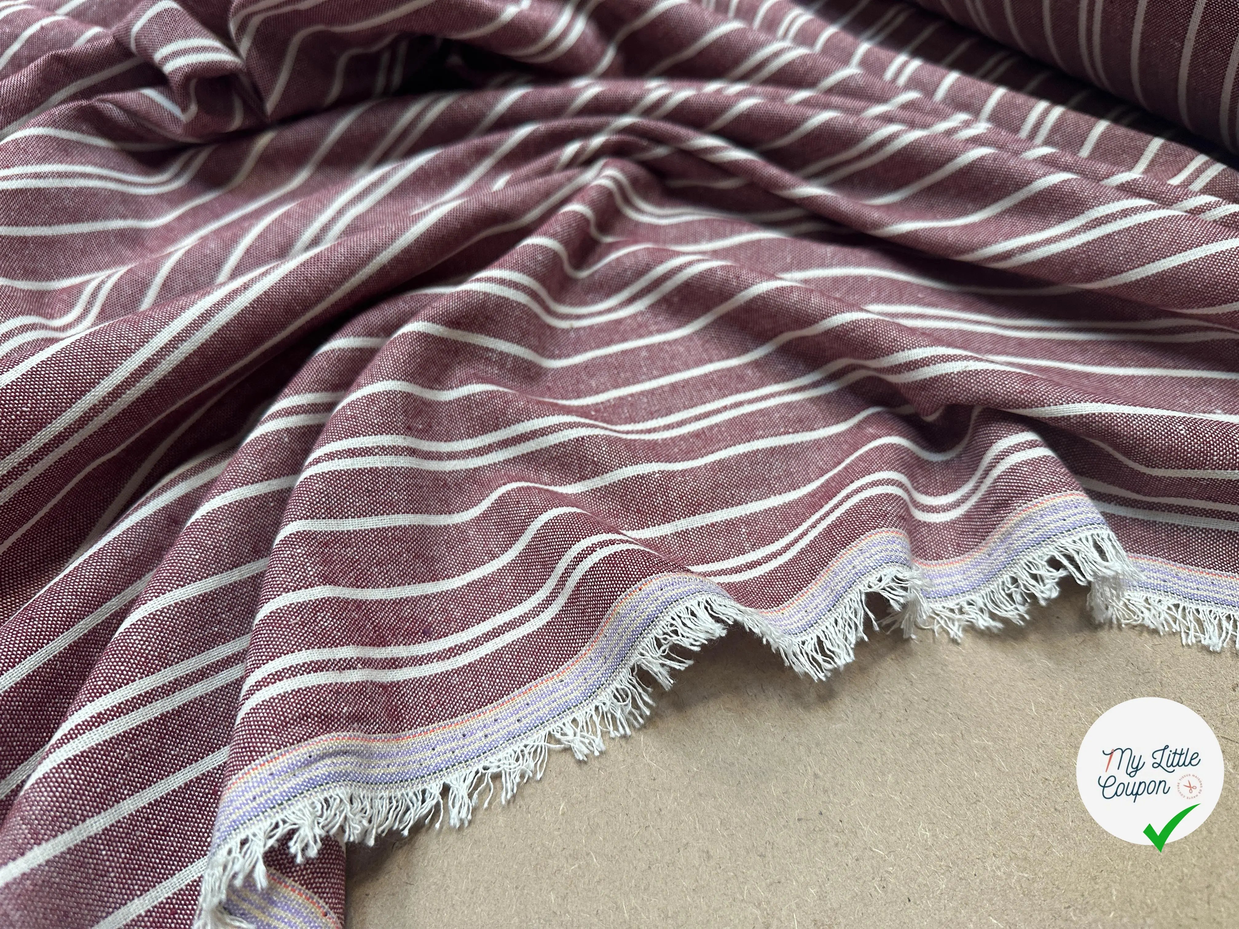 TOILE COTON RAYURES IRREGULIERES ELEGANTES EFFET LIN FOND ROUGE - My Little Coupon