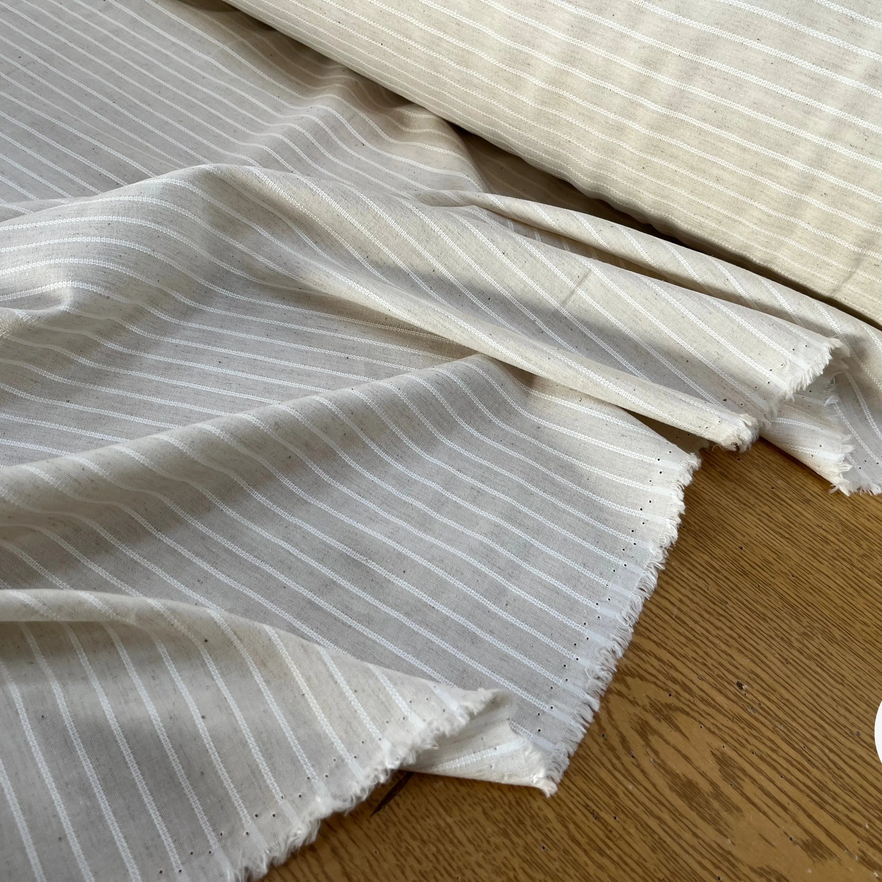 TOILE COTON VISCOSE RAYÉE BLANC CASSÉ 10% LIN - My Little Coupon