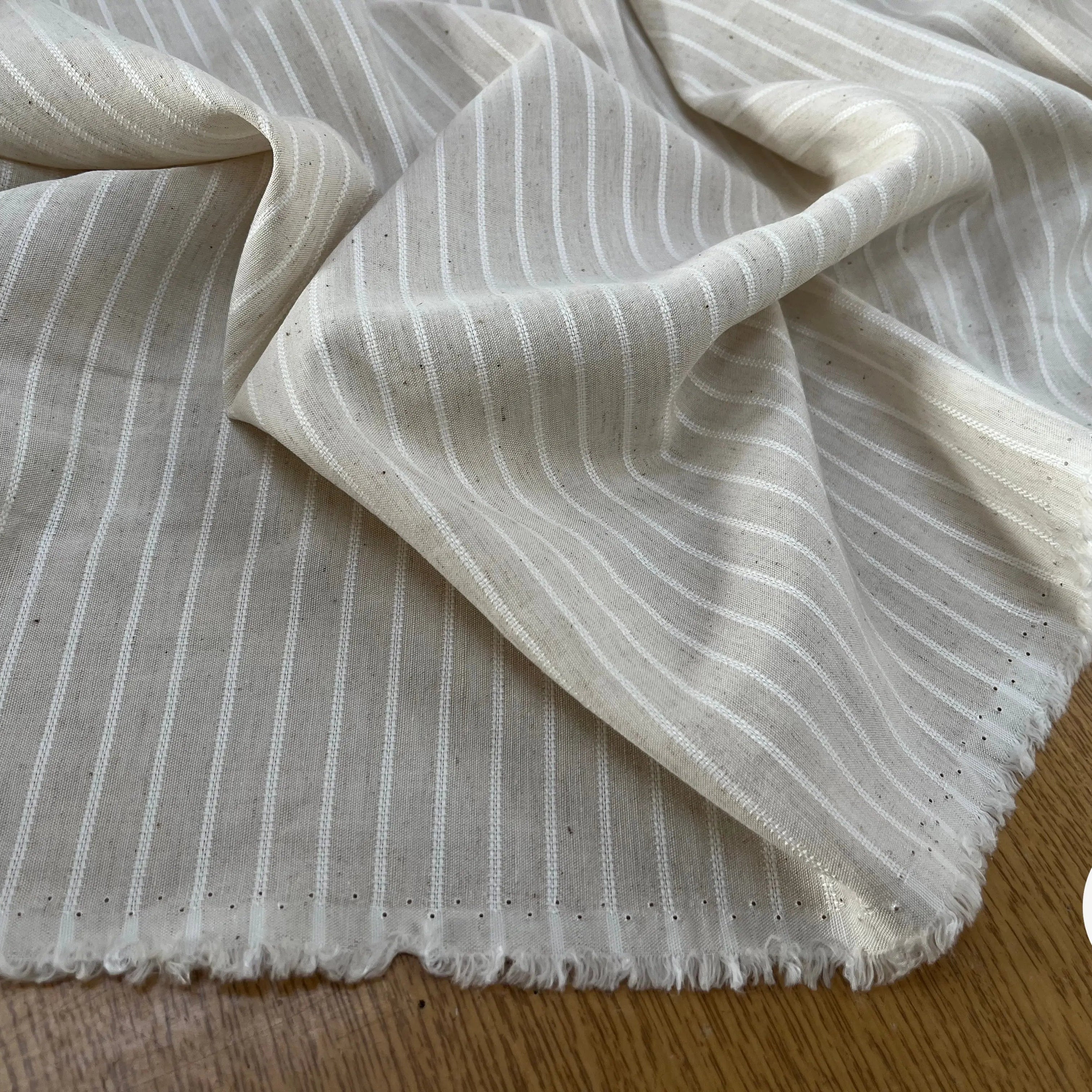 TOILE COTON VISCOSE RAYÉE BLANC CASSÉ 10% LIN - My Little Coupon