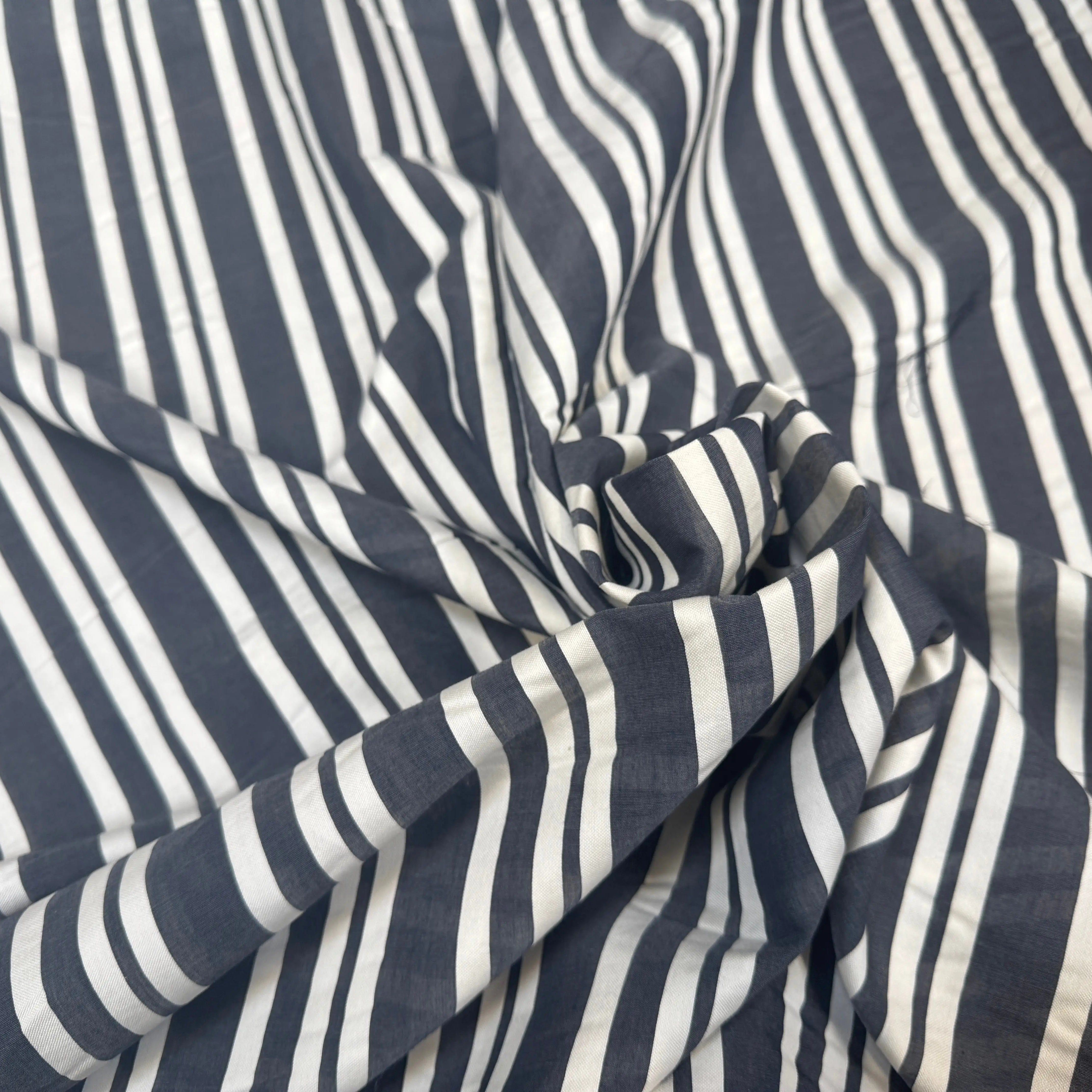 TOILE DE COTON SOIE RAYURES BLEU ET CRÈME - My Little Coupon