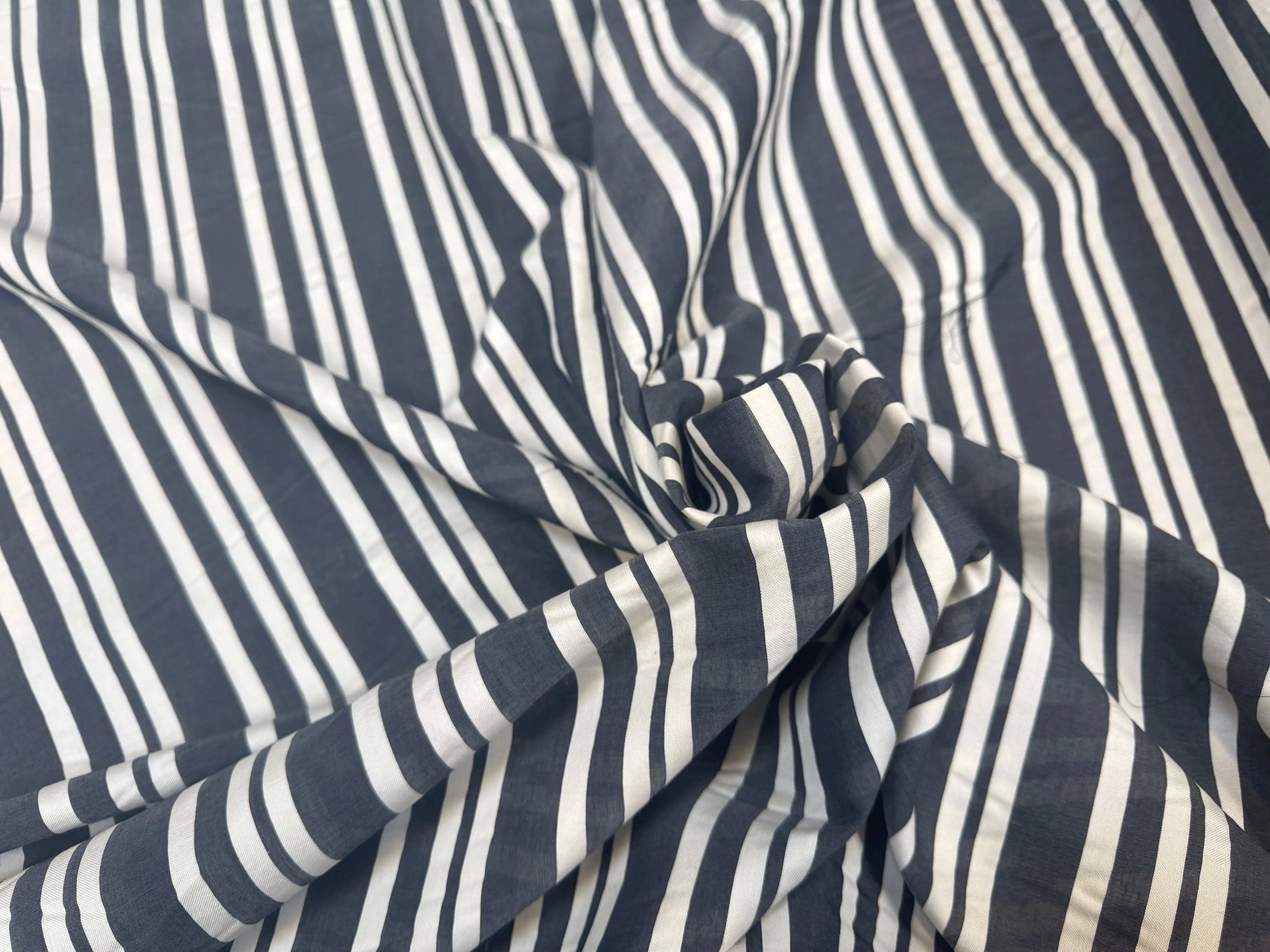 TOILE DE COTON SOIE RAYURES BLEU ET CRÈME - My Little Coupon