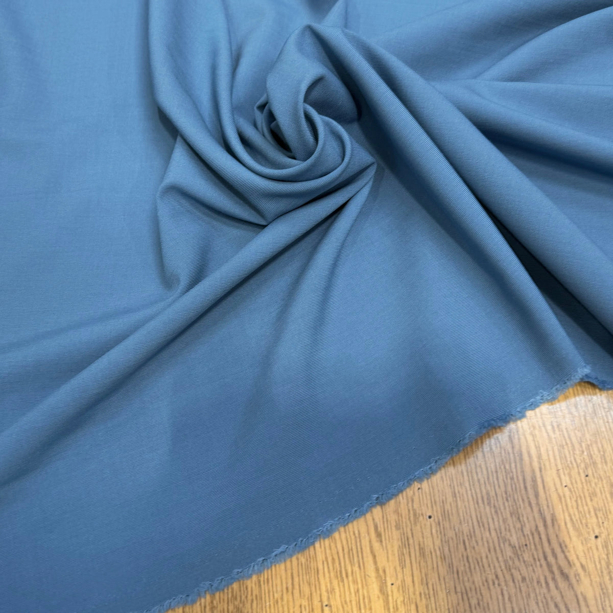 TOILE DE LAINE MAGNIFICO BLEU PLOMB 60% LAINE - My Little Coupon