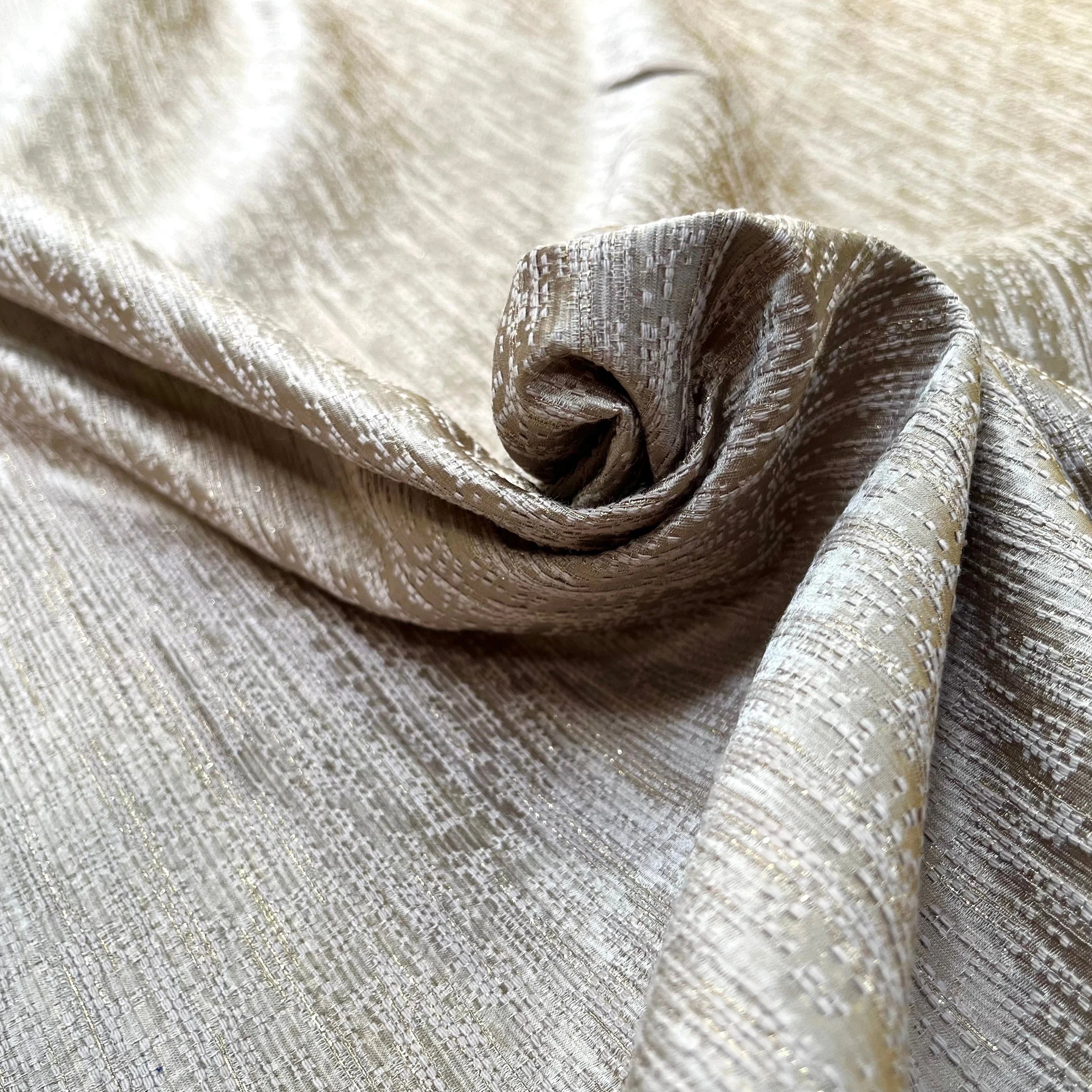 TOILE JACQUARD DE COTON NUDE ET LUREX DORÉ - My Little Coupon