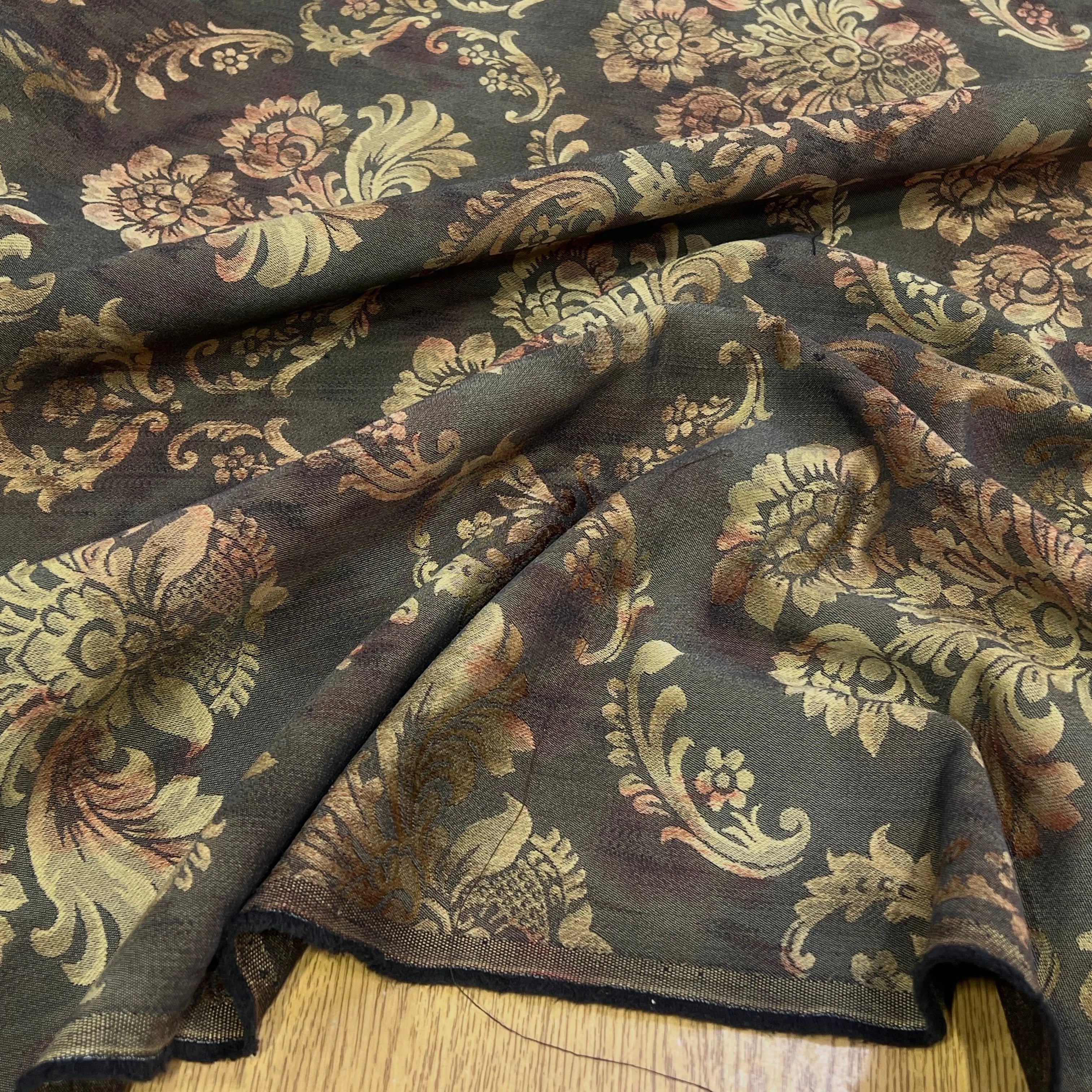 TOILE JACQUARD LOURDE BAROQUE - My Little Coupon