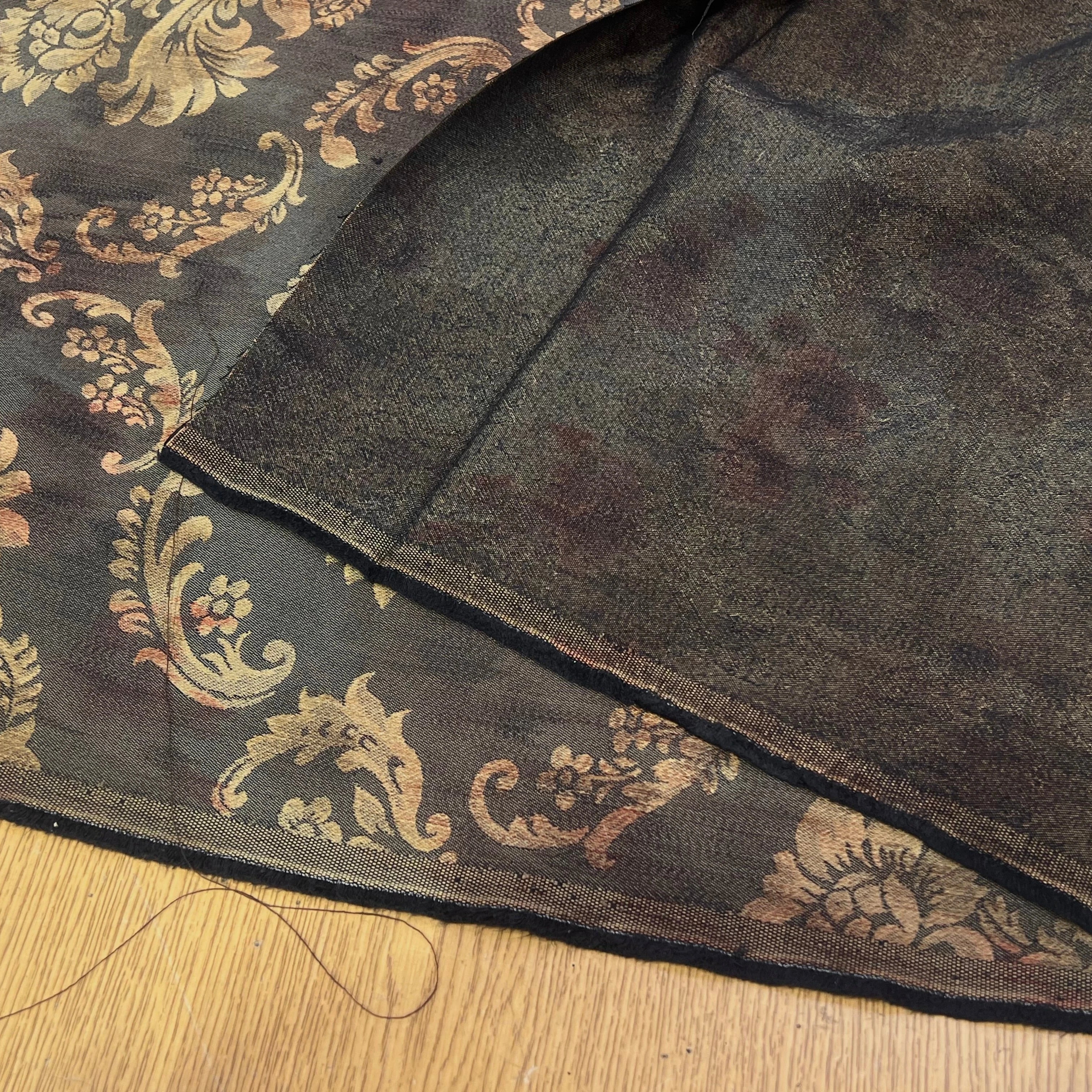 TOILE JACQUARD LOURDE BAROQUE - My Little Coupon