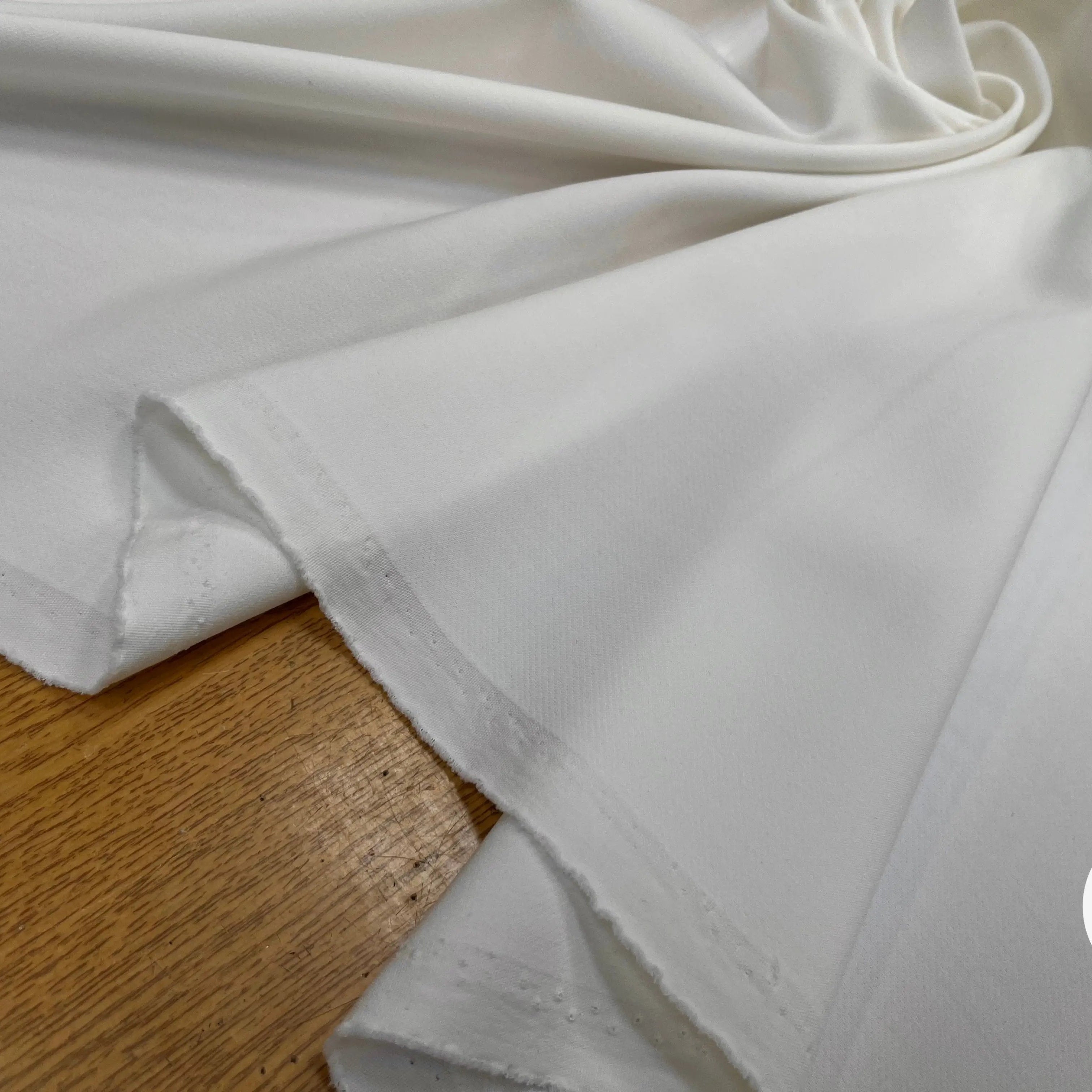 TOILE OWENS COUTURE FLUIDE STRETCH POLYVISCOSE BLANC CASSÉ - My Little Coupon