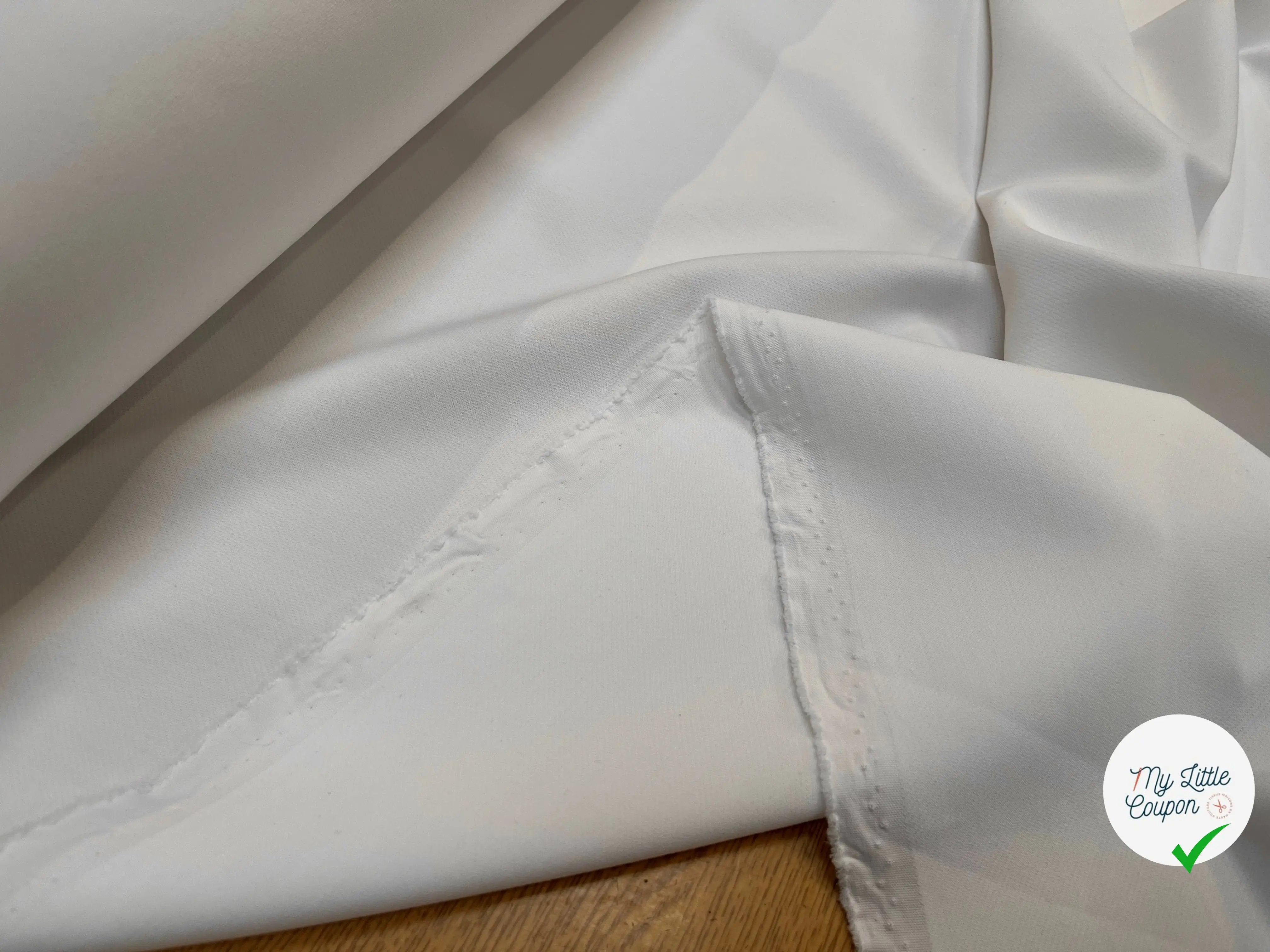 TOILE OWENS COUTURE FLUIDE STRETCH POLYVISCOSE UNI BLANC - My Little Coupon