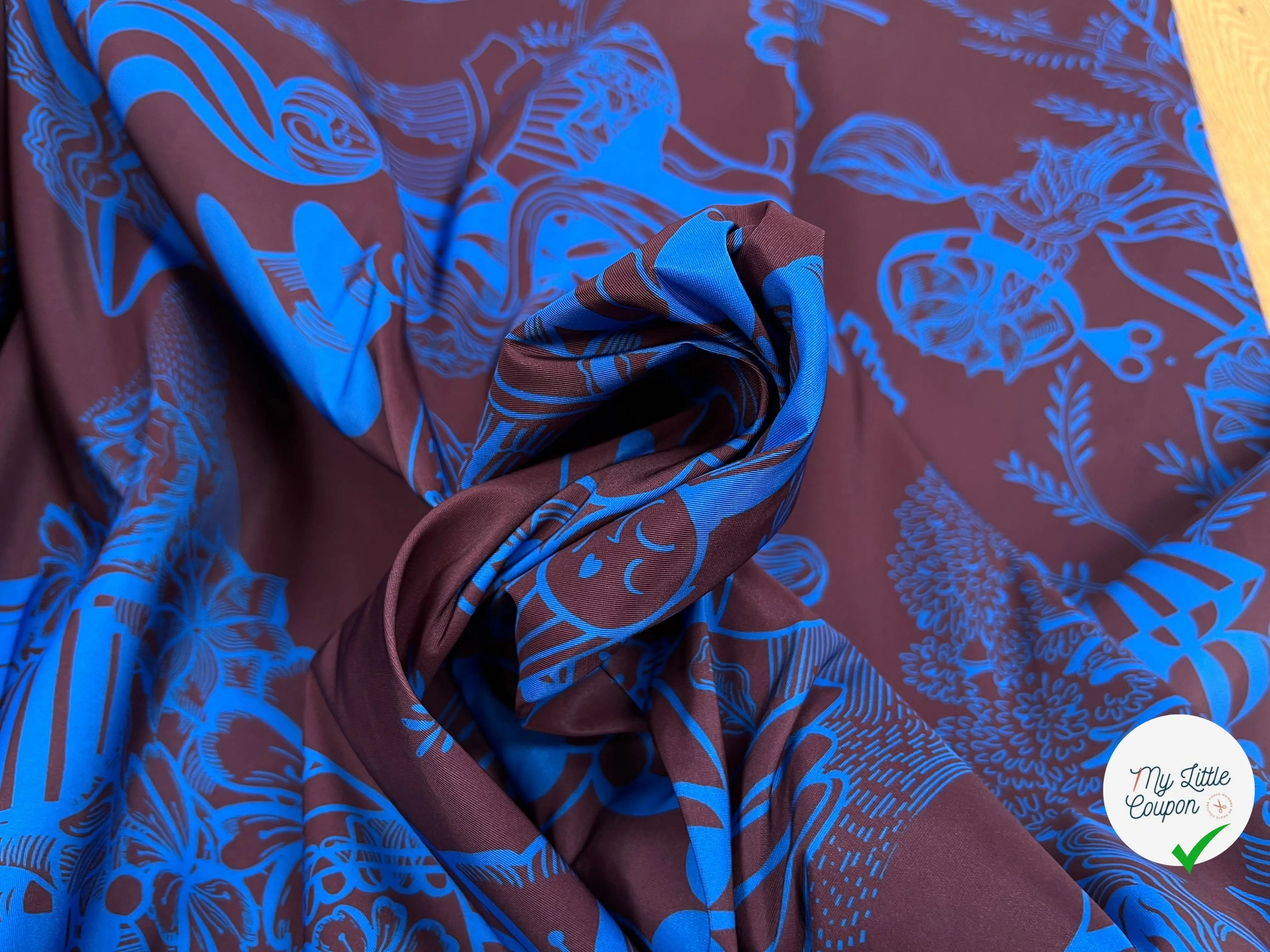 TOILE PARKA MOTIF CREATORE MARRON ET BLEU - My Little Coupon