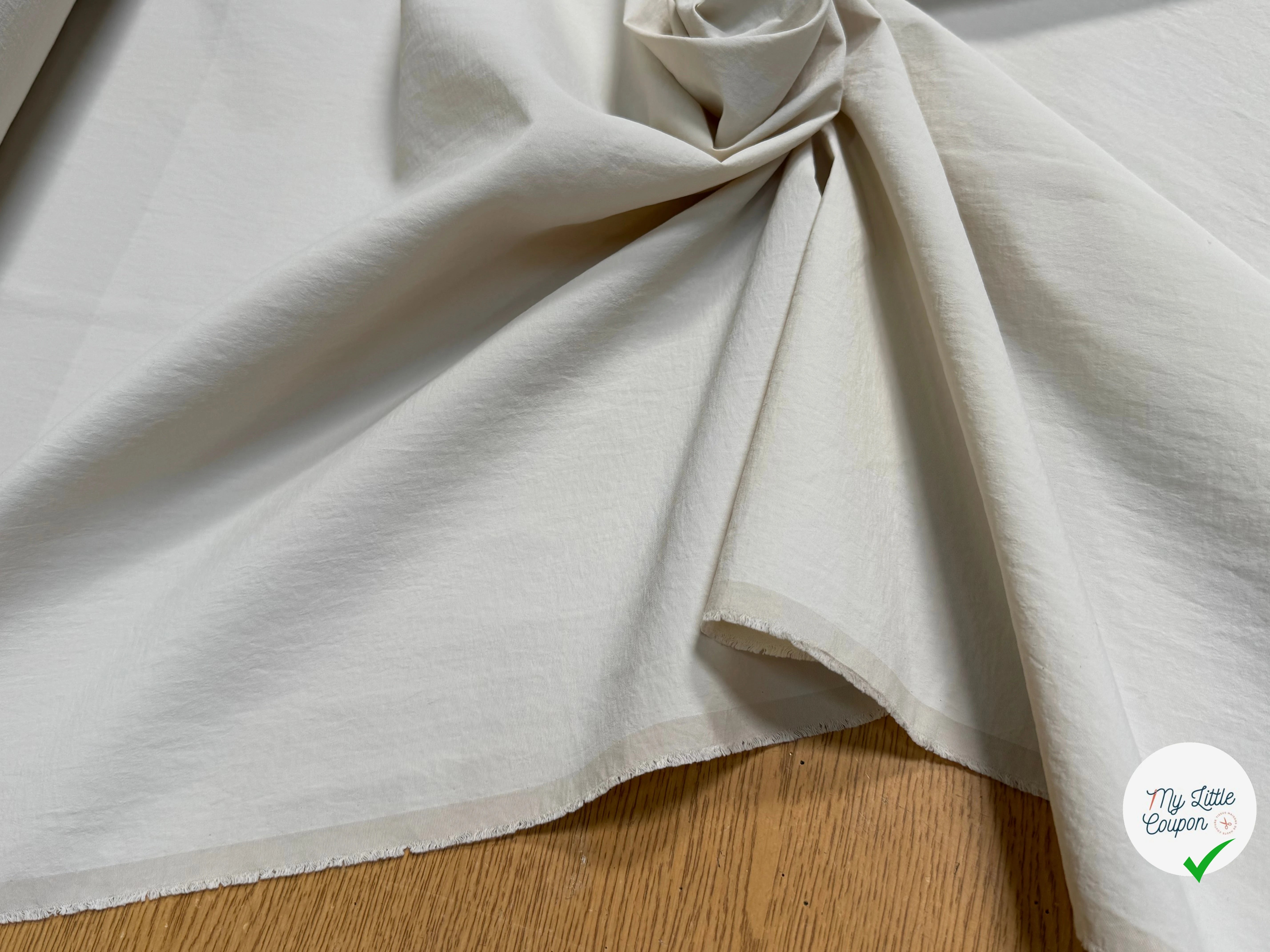 TOILE POLYAMIDE FAÇON CREPE ÉCRU BELLE TENUE - My Little Coupon