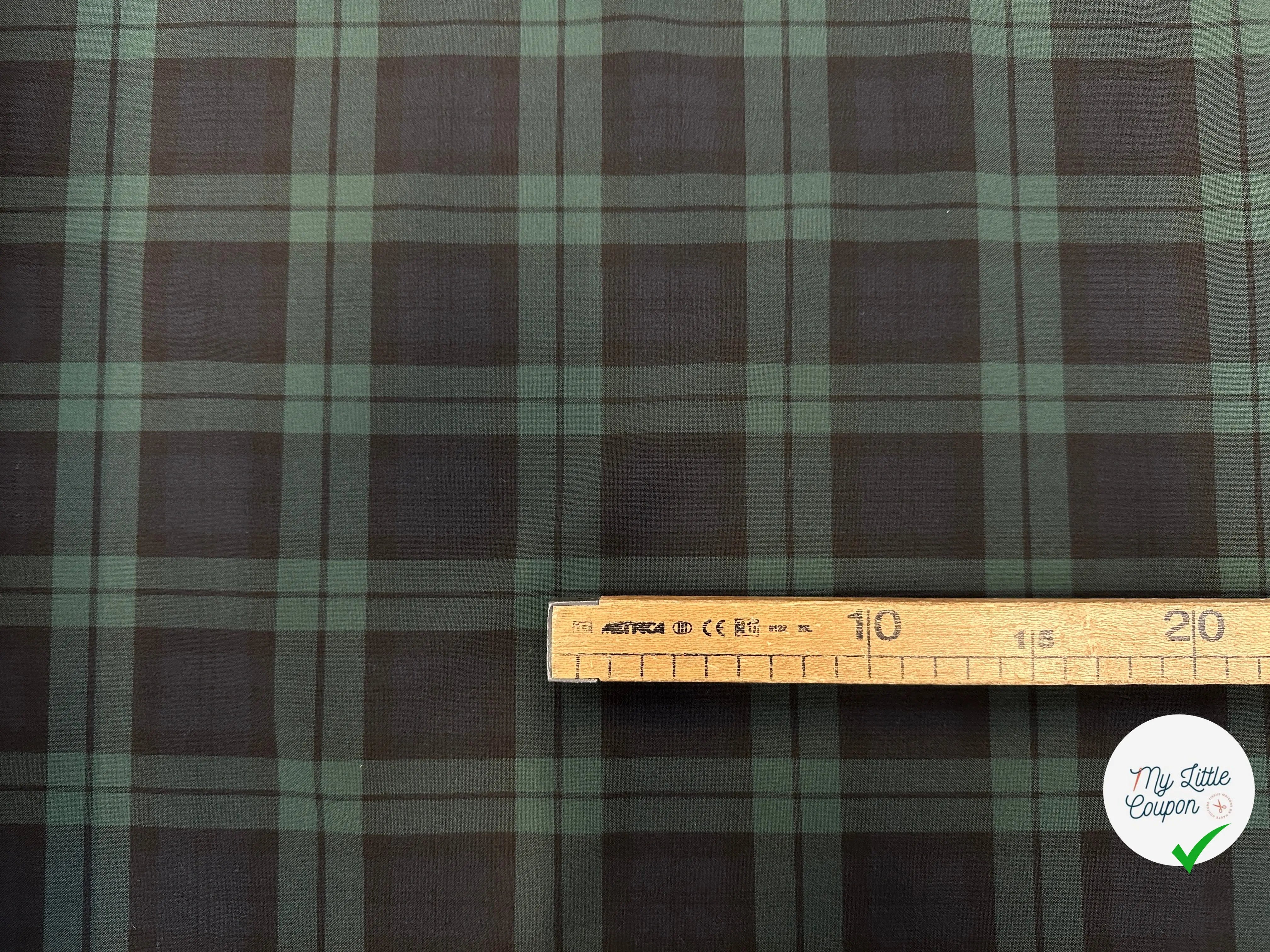TOILE POLYVISCOSE CARREAUX VERT ET BLEU FONCÉ MLC INTERN