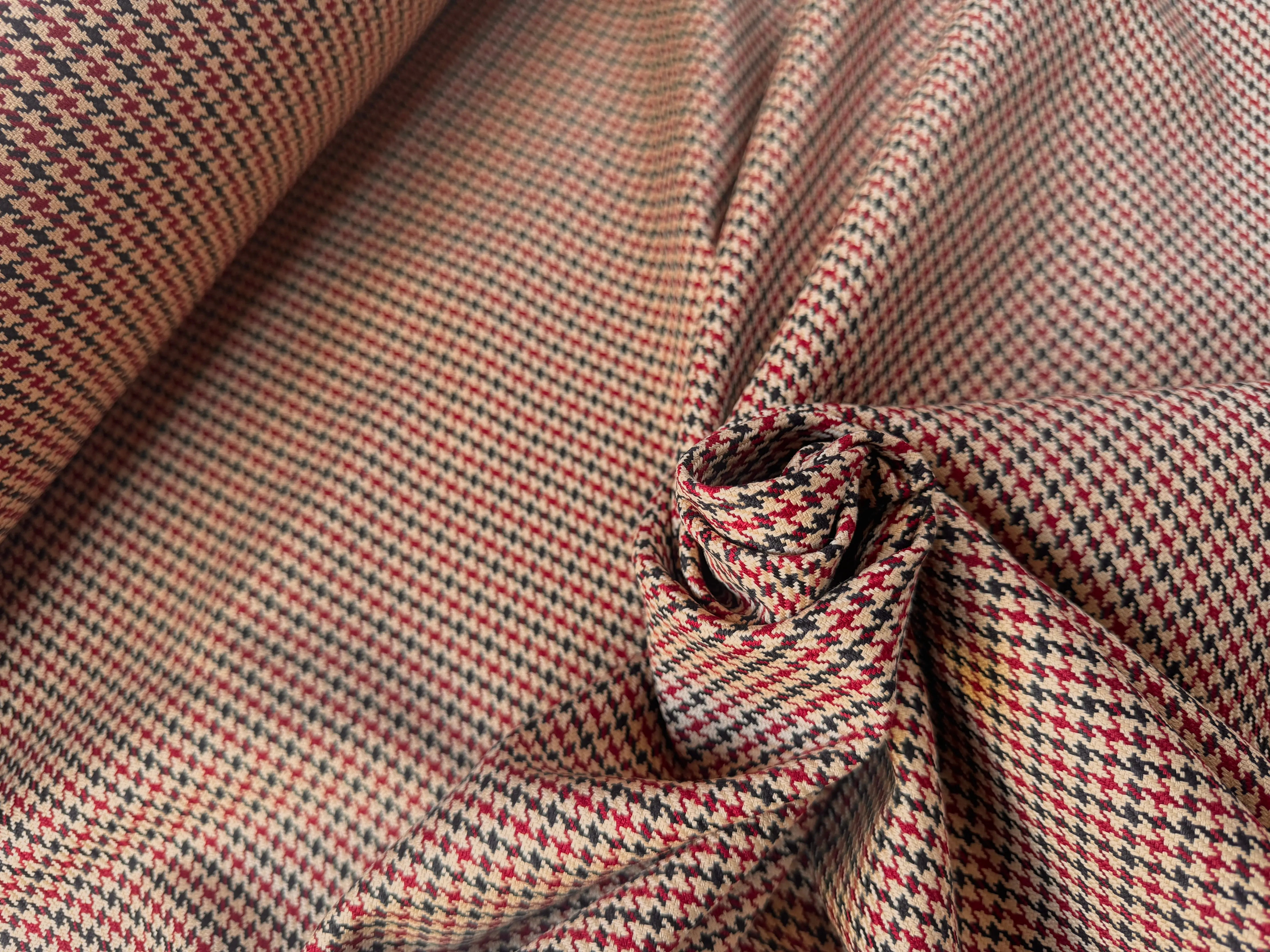 TOILE SUPERBE TENUE COTON PIED DE POULE BURGUNDY NOIR FOND CRÈME - My Little Coupon