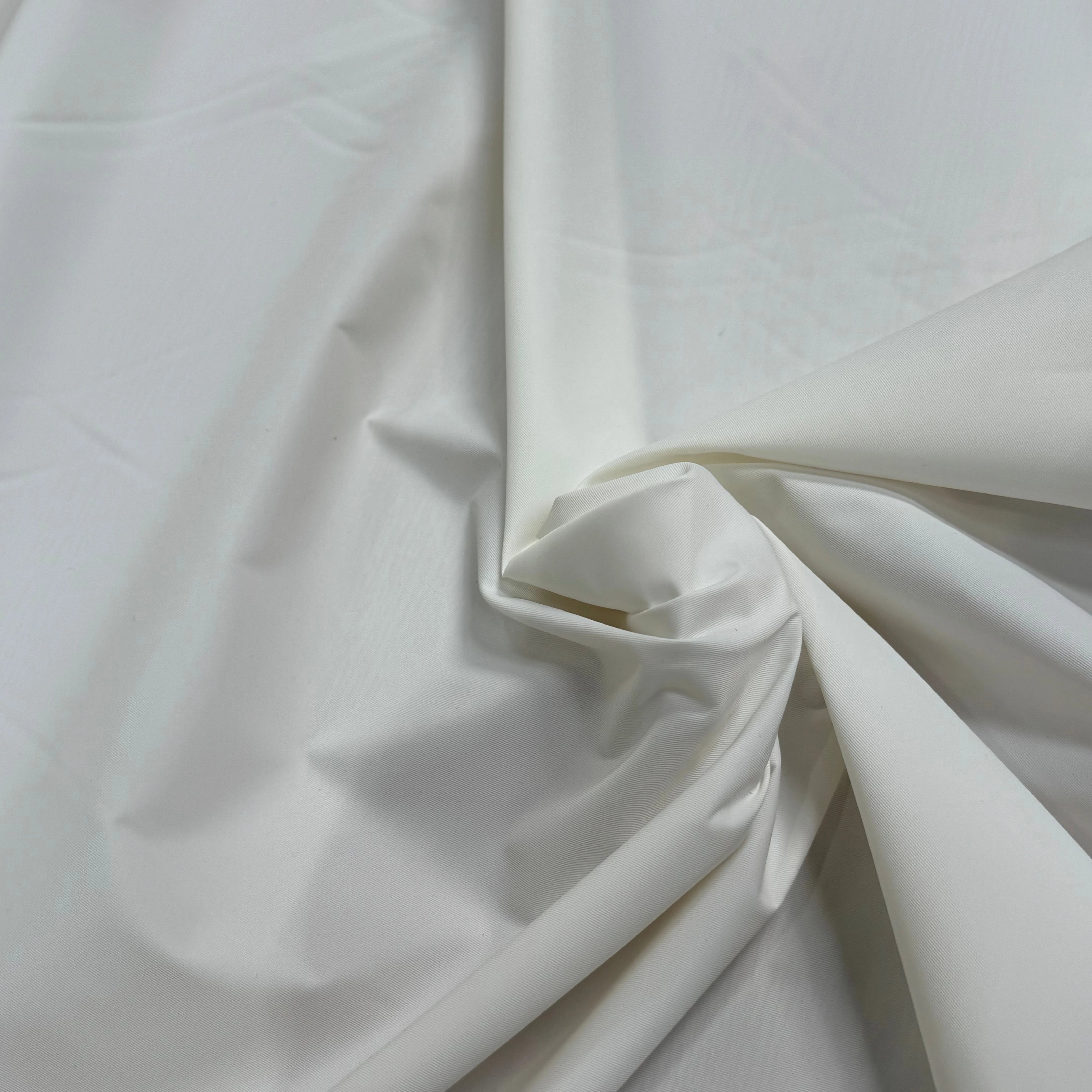 TOILE TAFFETAS WATERPROOF BLANC CASSÉ 100% POLYAMIDE - My Little Coupon