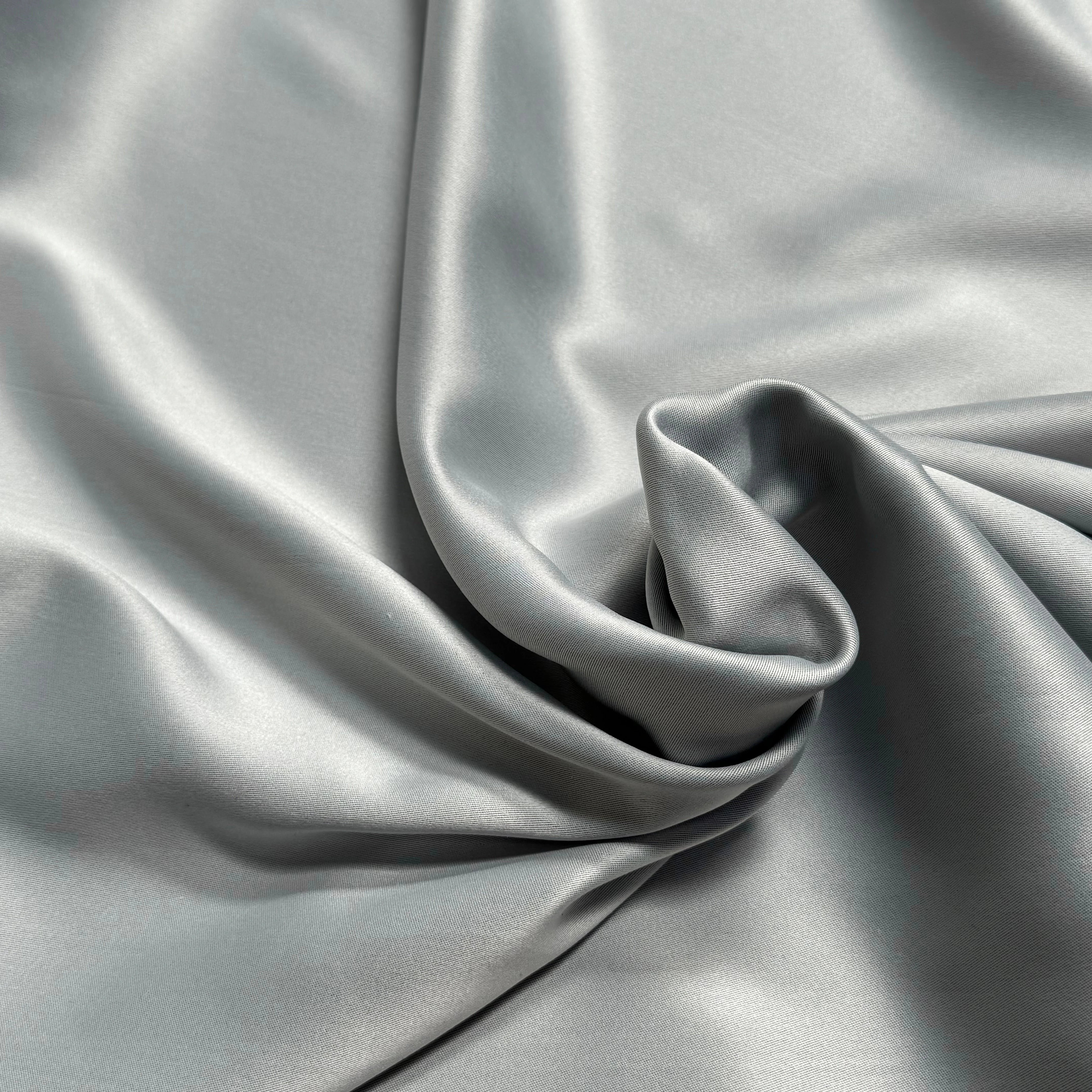 TOILE TECHNIQUE POLYAMIDE GRANDE LAIZE GRIS D'ACIER SOUPLE ASPECT PEACHSKIN - My Little Coupon