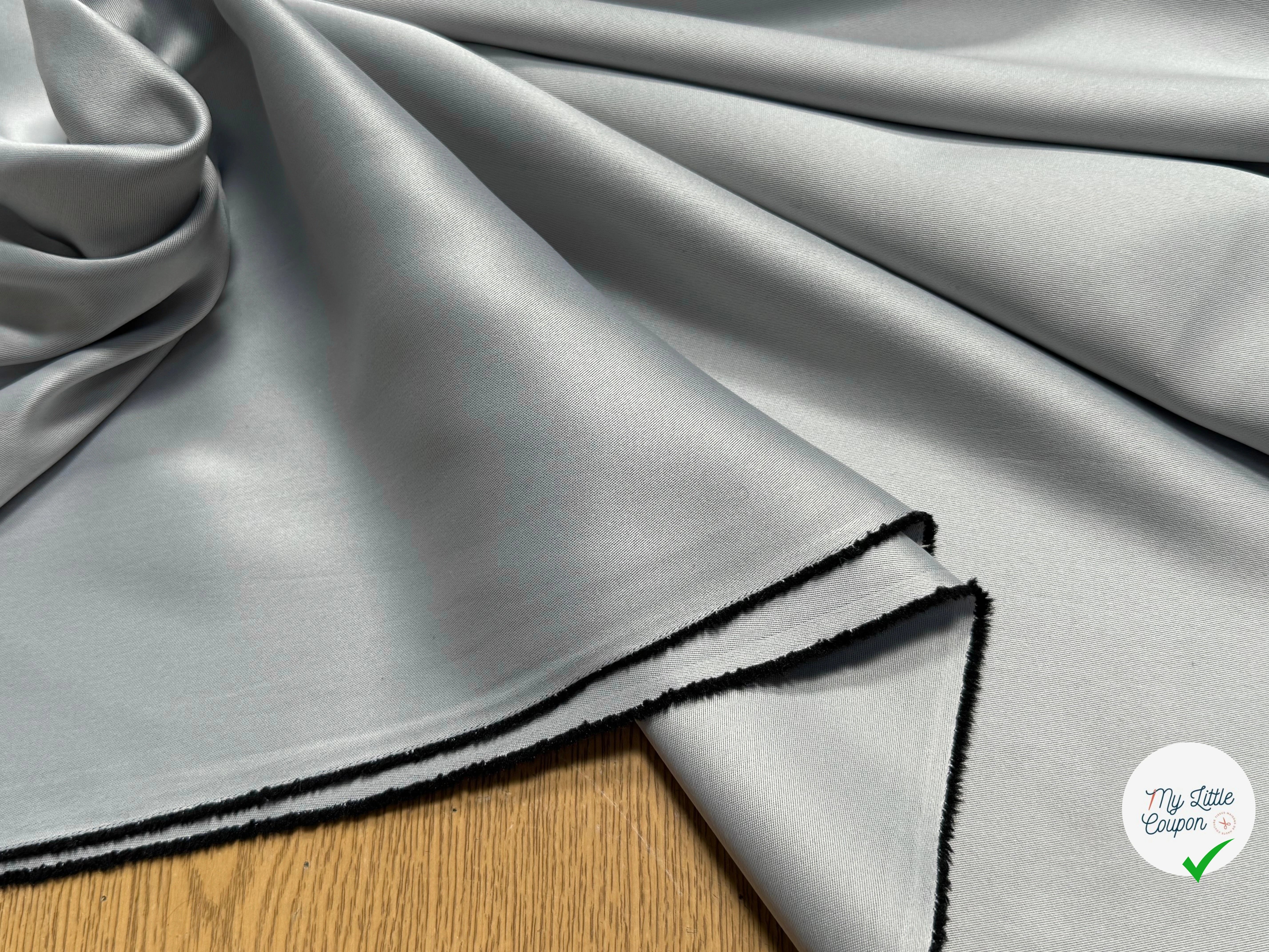 TOILE TECHNIQUE POLYAMIDE GRANDE LAIZE GRIS D'ACIER SOUPLE ASPECT PEACHSKIN - My Little Coupon