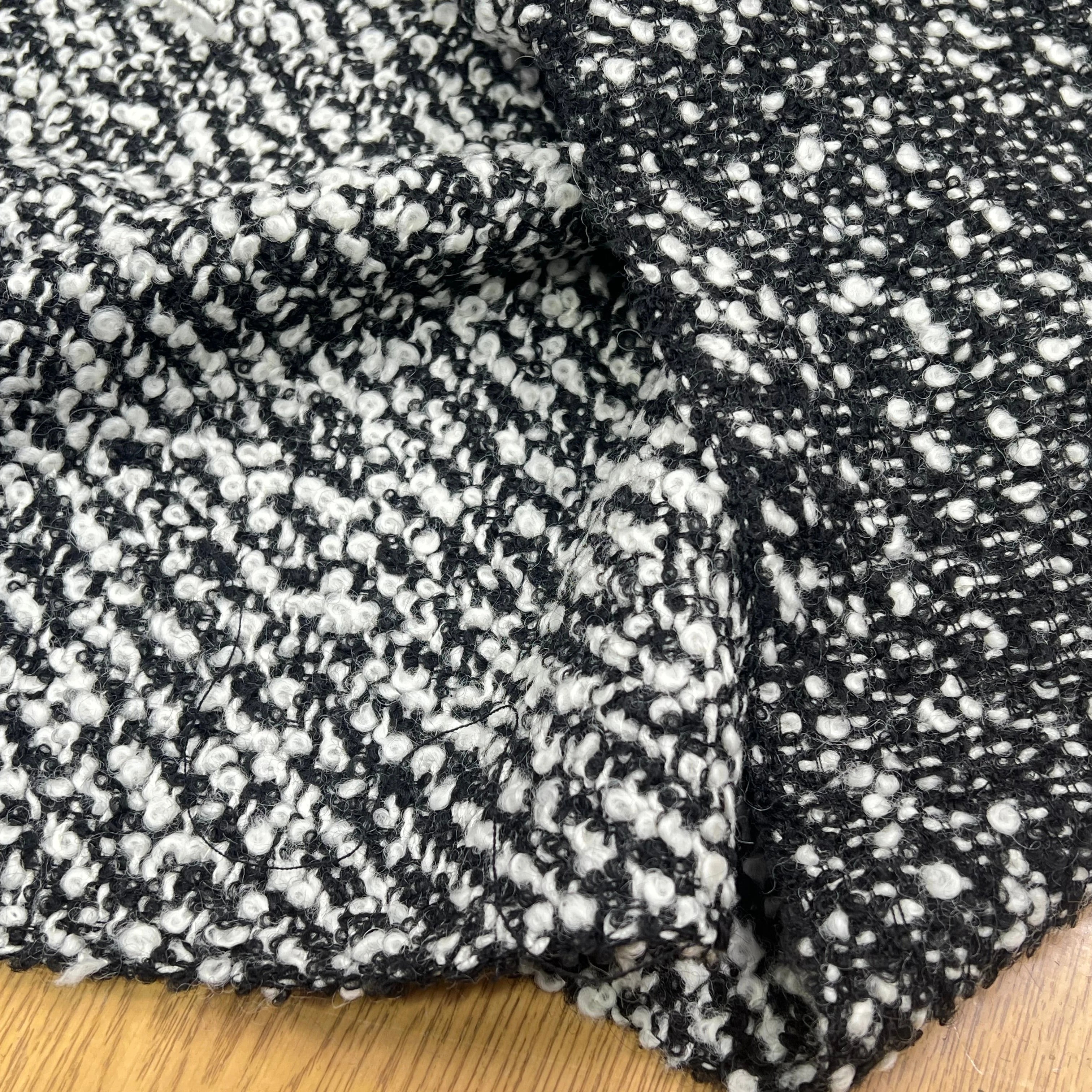 TWEED BOUCLETTE BLANC NOIR 100% LAINE - My Little Coupon