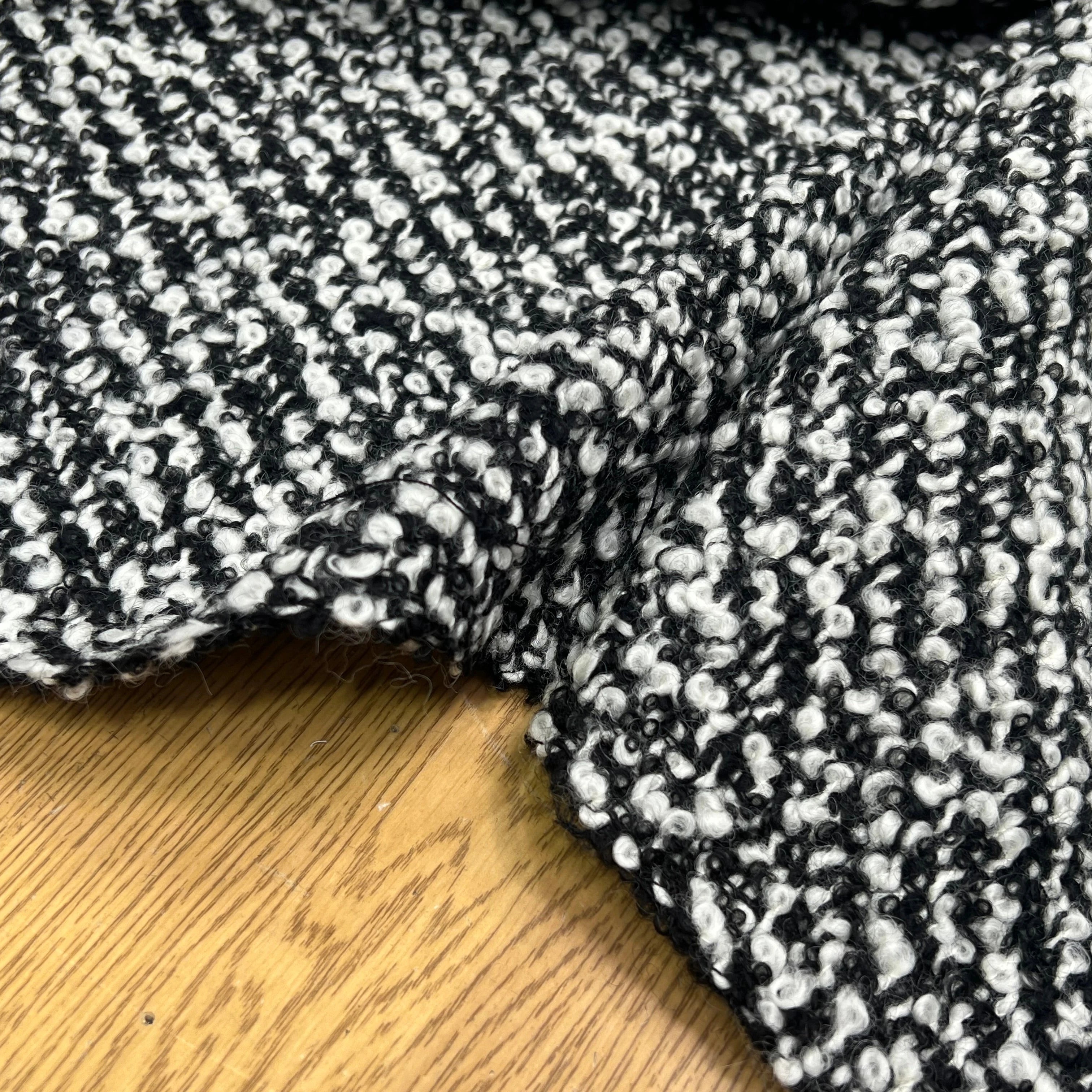 TWEED BOUCLETTE BLANC NOIR 100% LAINE - My Little Coupon