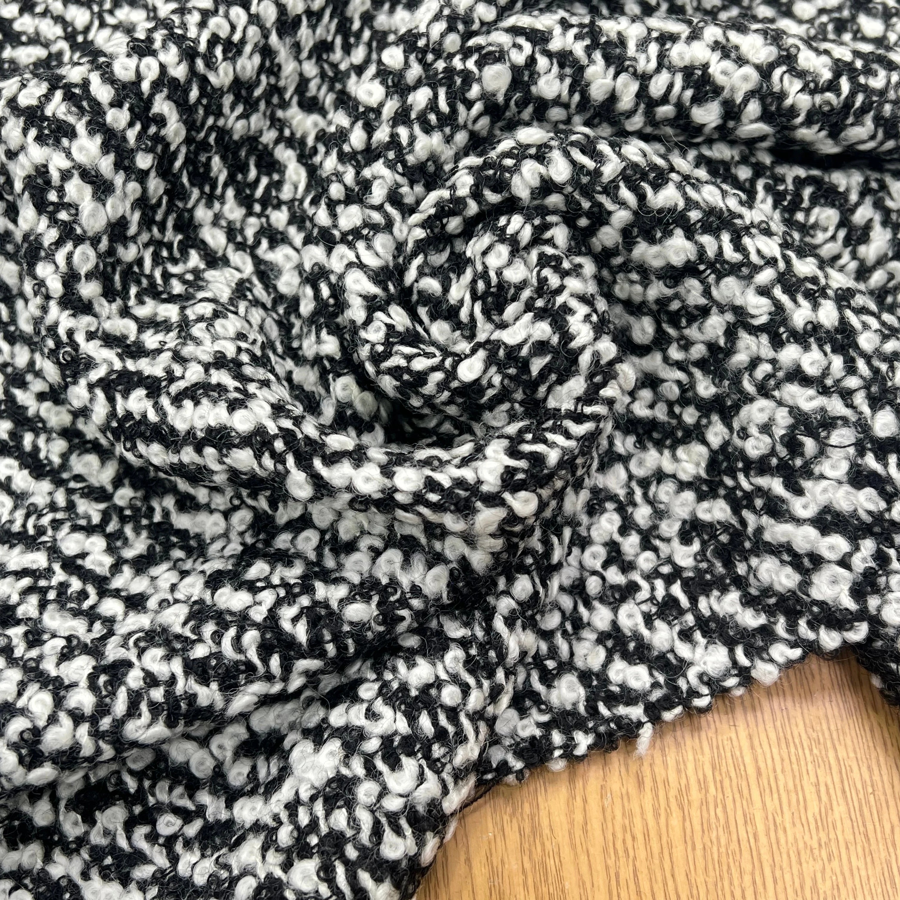 TWEED BOUCLETTE BLANC NOIR 100% LAINE - My Little Coupon