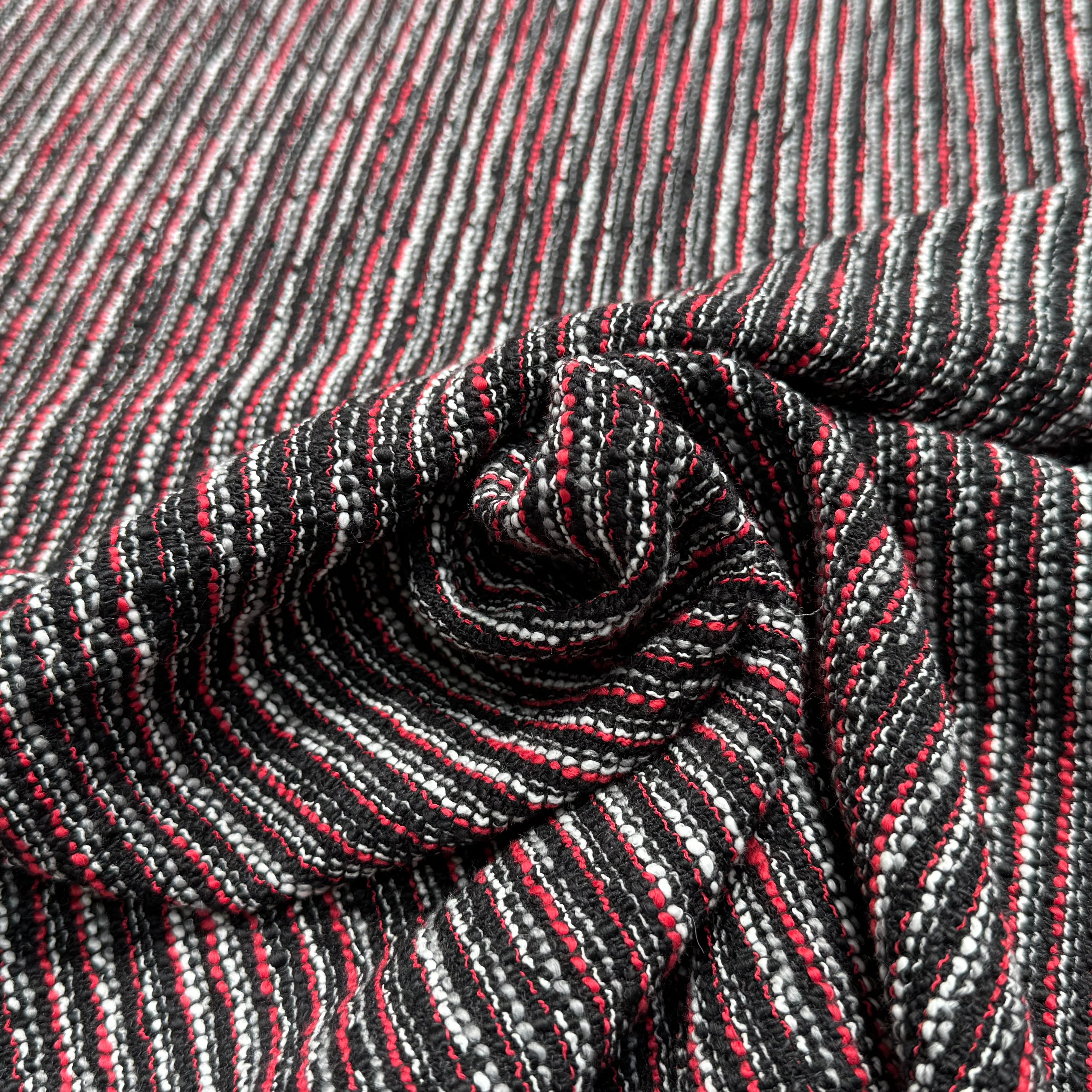 TWEED JACQUARD 36% POLYCOTON 32% COTON ET 18% LAINE NOIR ROUGE - My Little Coupon
