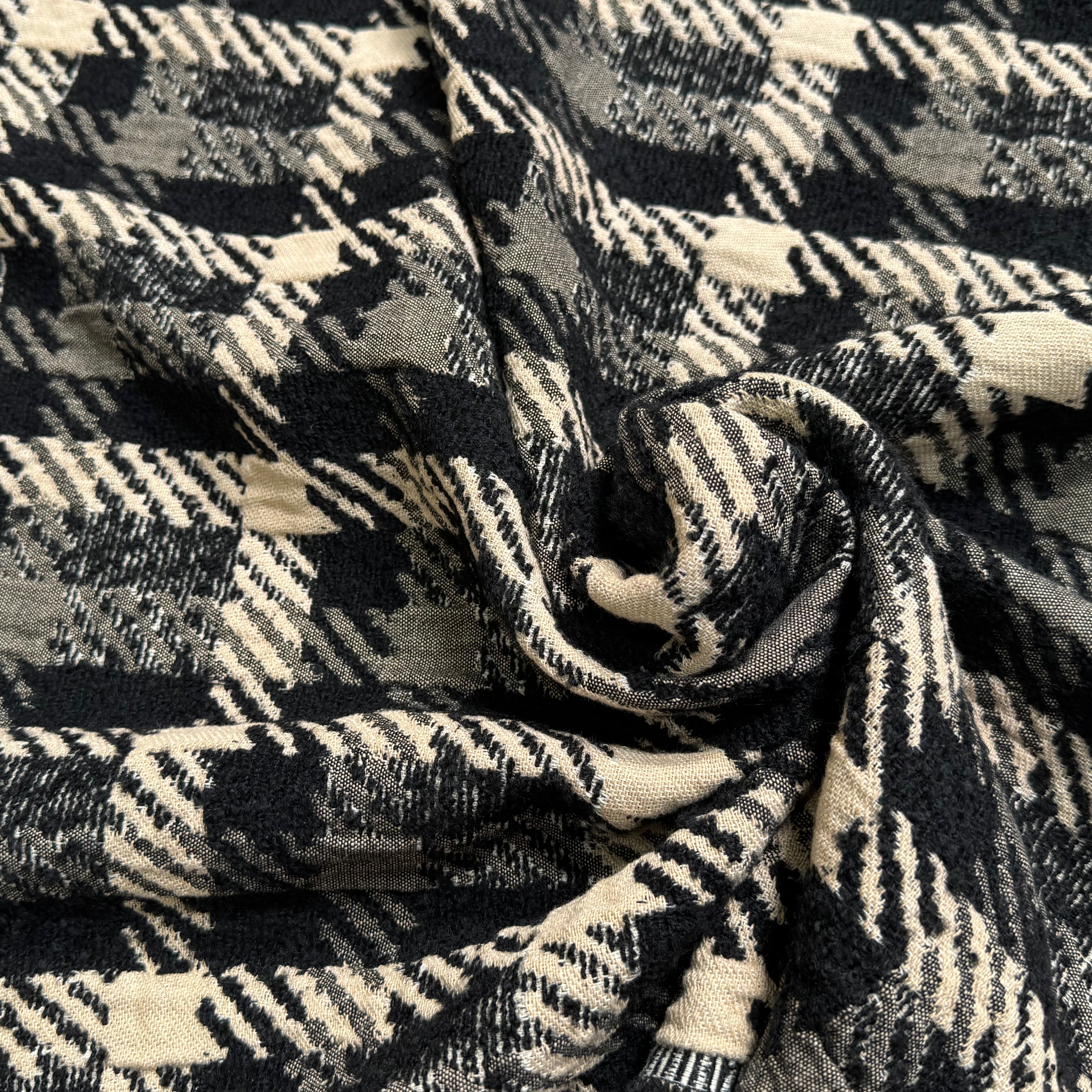 TWEED JACQUARD À CARREAUX BEIGE NOIR 61% COTON ET 7% LAINE VIERGE - My Little Coupon
