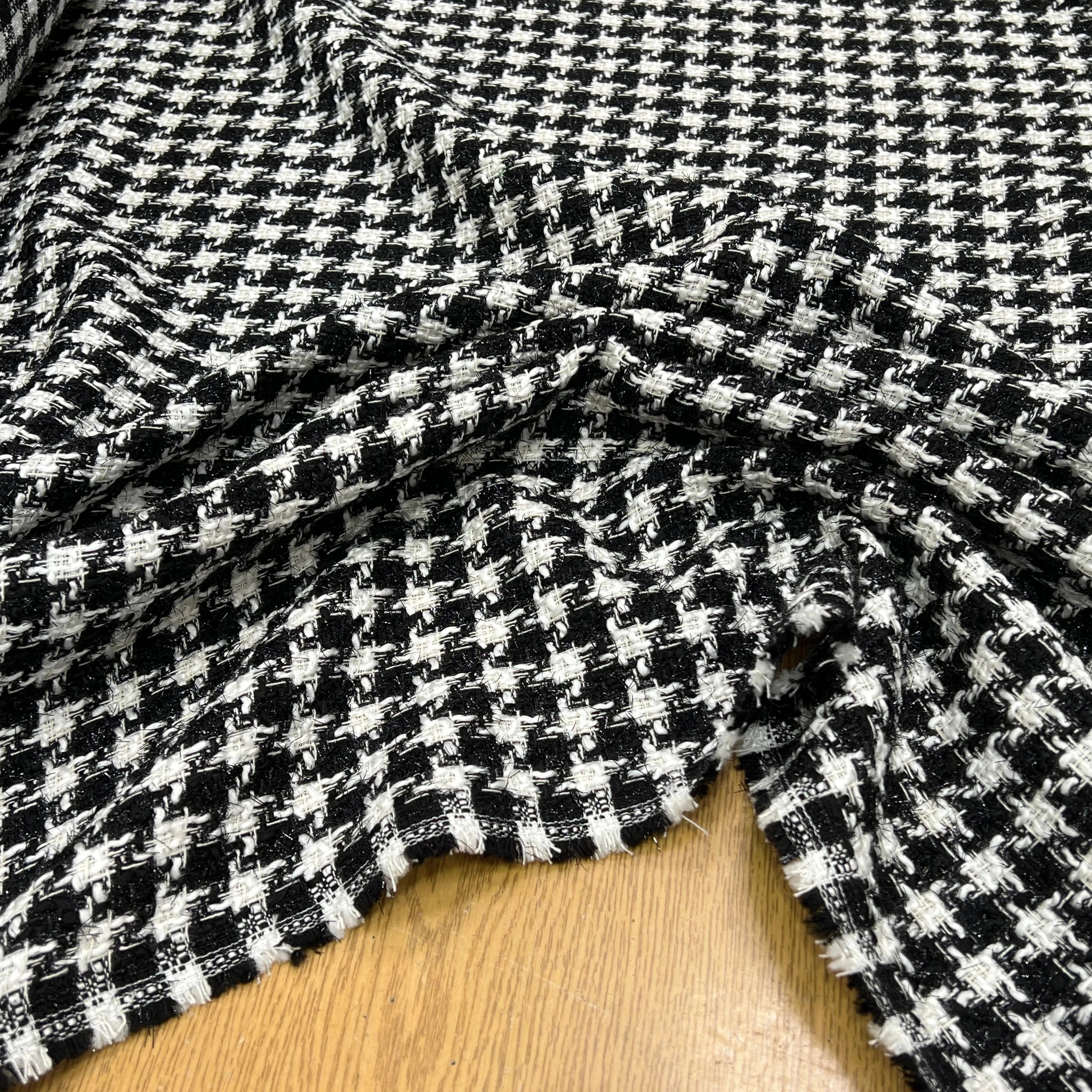 TWEED POLYCOTON ET VISCOSE PIED DE COQ BLANC NOIR 6% LUREX - My Little Coupon