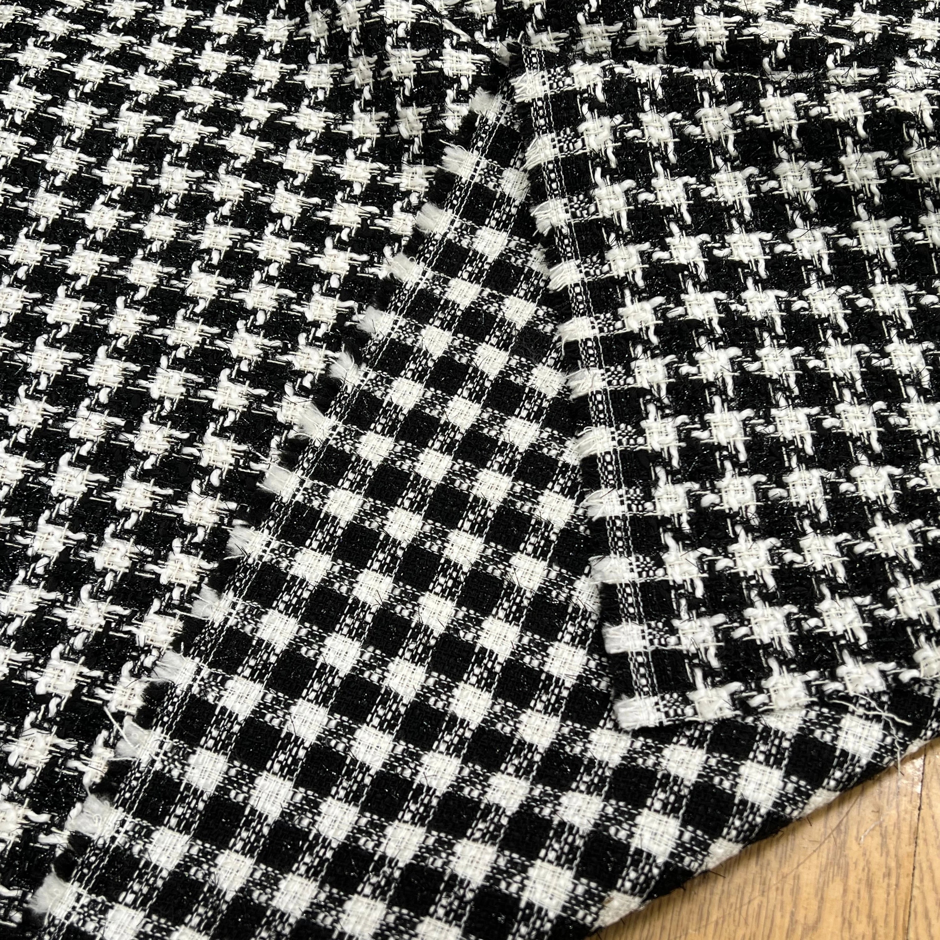 TWEED POLYCOTON ET VISCOSE PIED DE COQ BLANC NOIR 6% LUREX - My Little Coupon