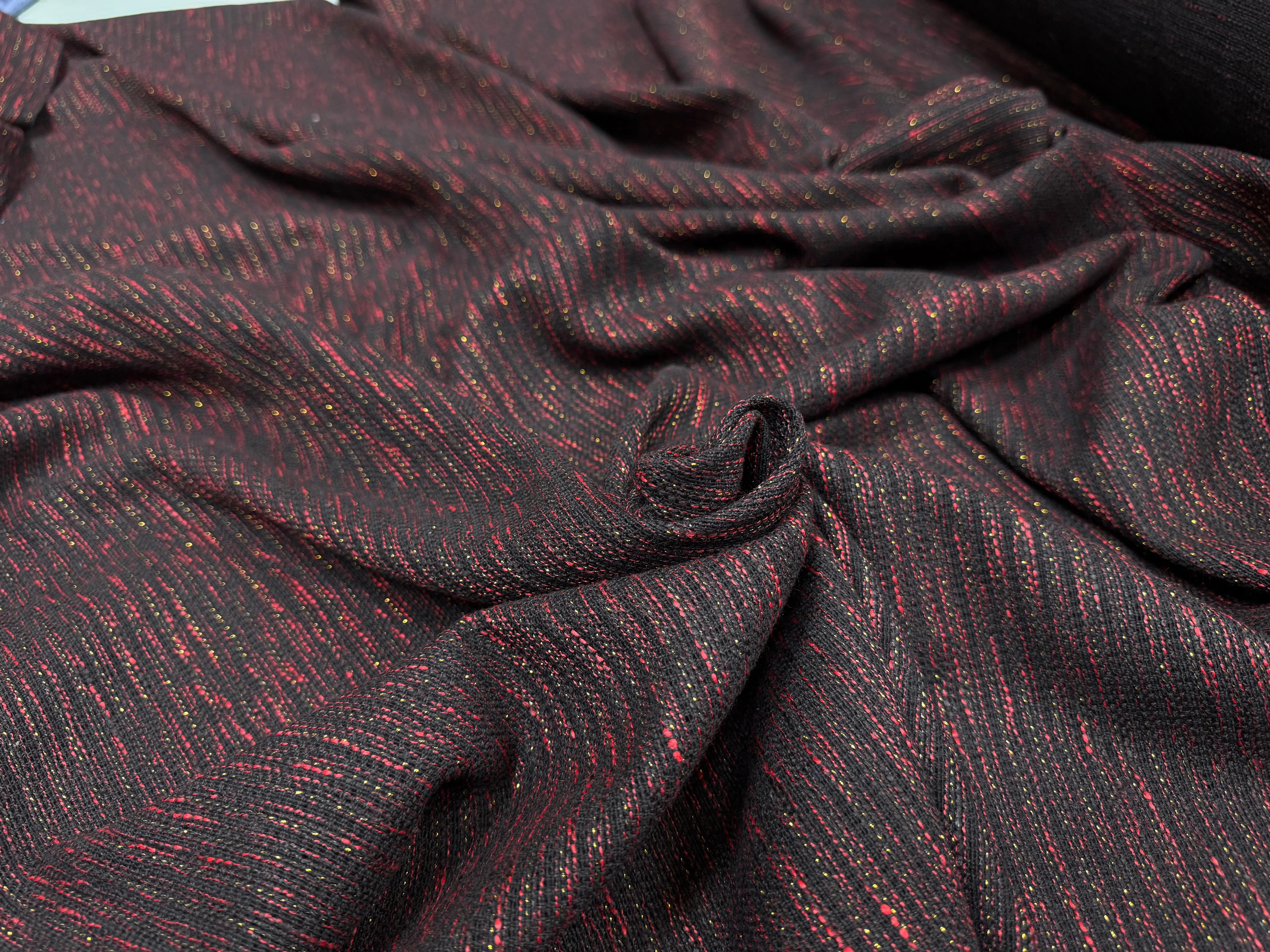 TWEED POLYESTER NOIR ROUGE ET DORÉ - My Little Coupon