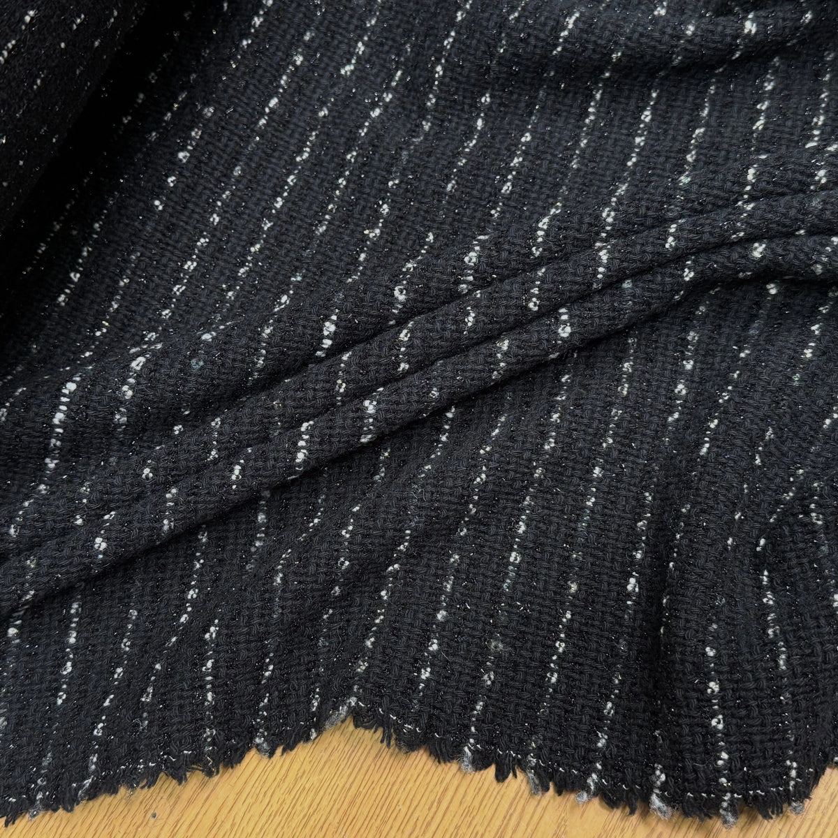 TWEED TRÈS BEAU TISSAGE À RAYURES LOURD 33% COTON NOIR MADE IN ITALY - My Little Coupon