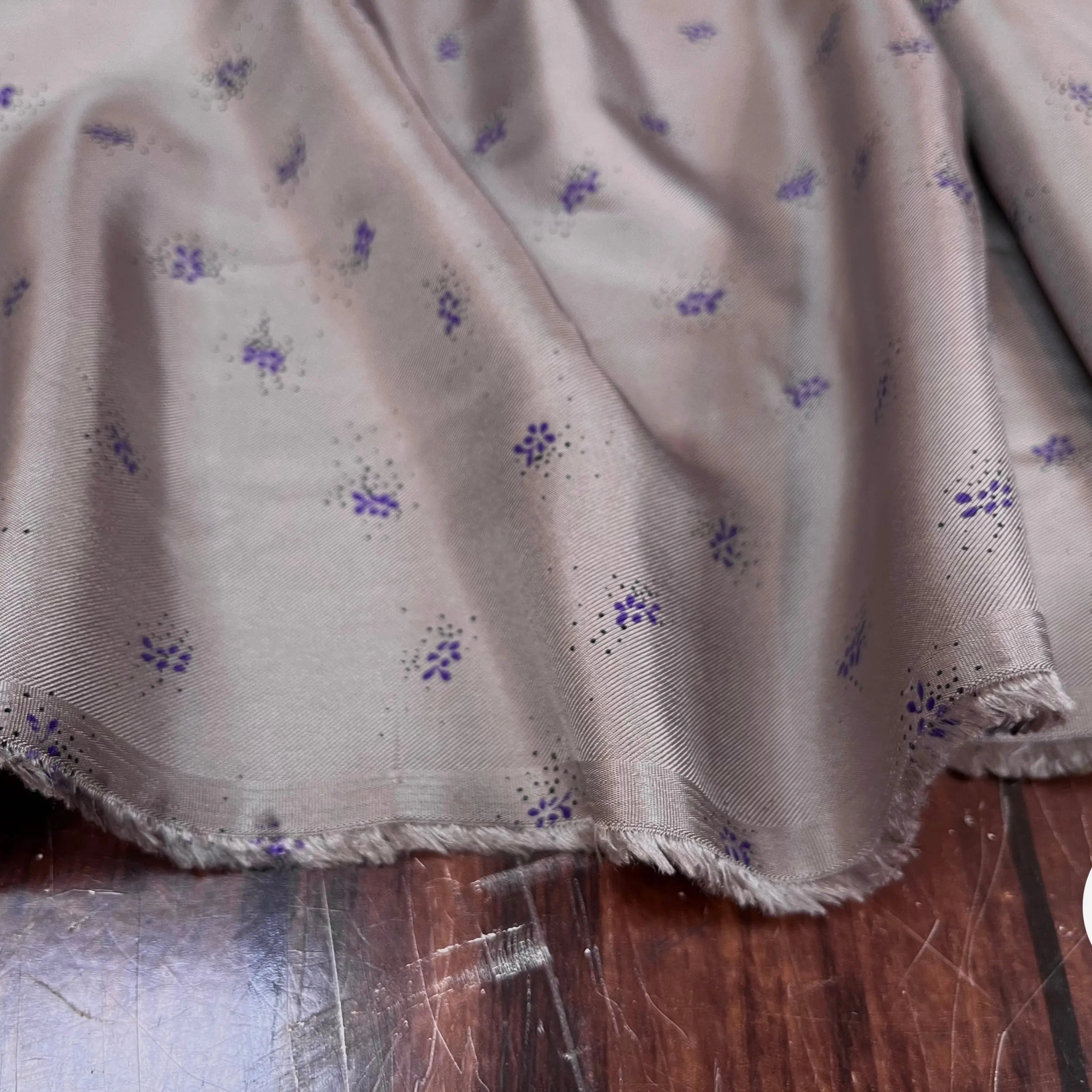 TWILL DE SOIE FOND GRIS IMPRIMÉ FLEURS - My Little Coupon