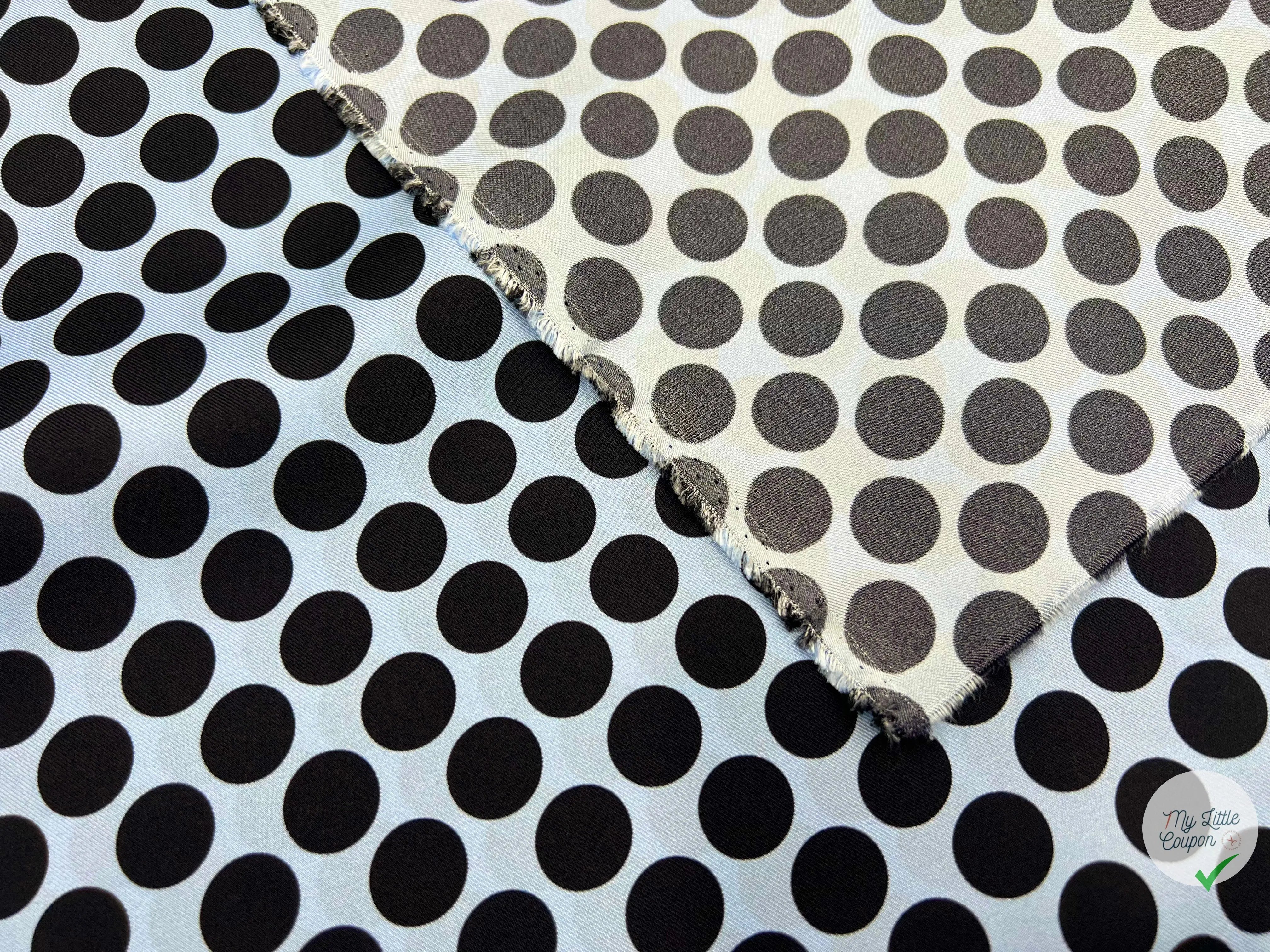 TWILL DE SOIE POIS NOIR FOND BLEU CIEL - coupon de tissu de 3 mĂštres - My Little Coupon - tissu - coudre