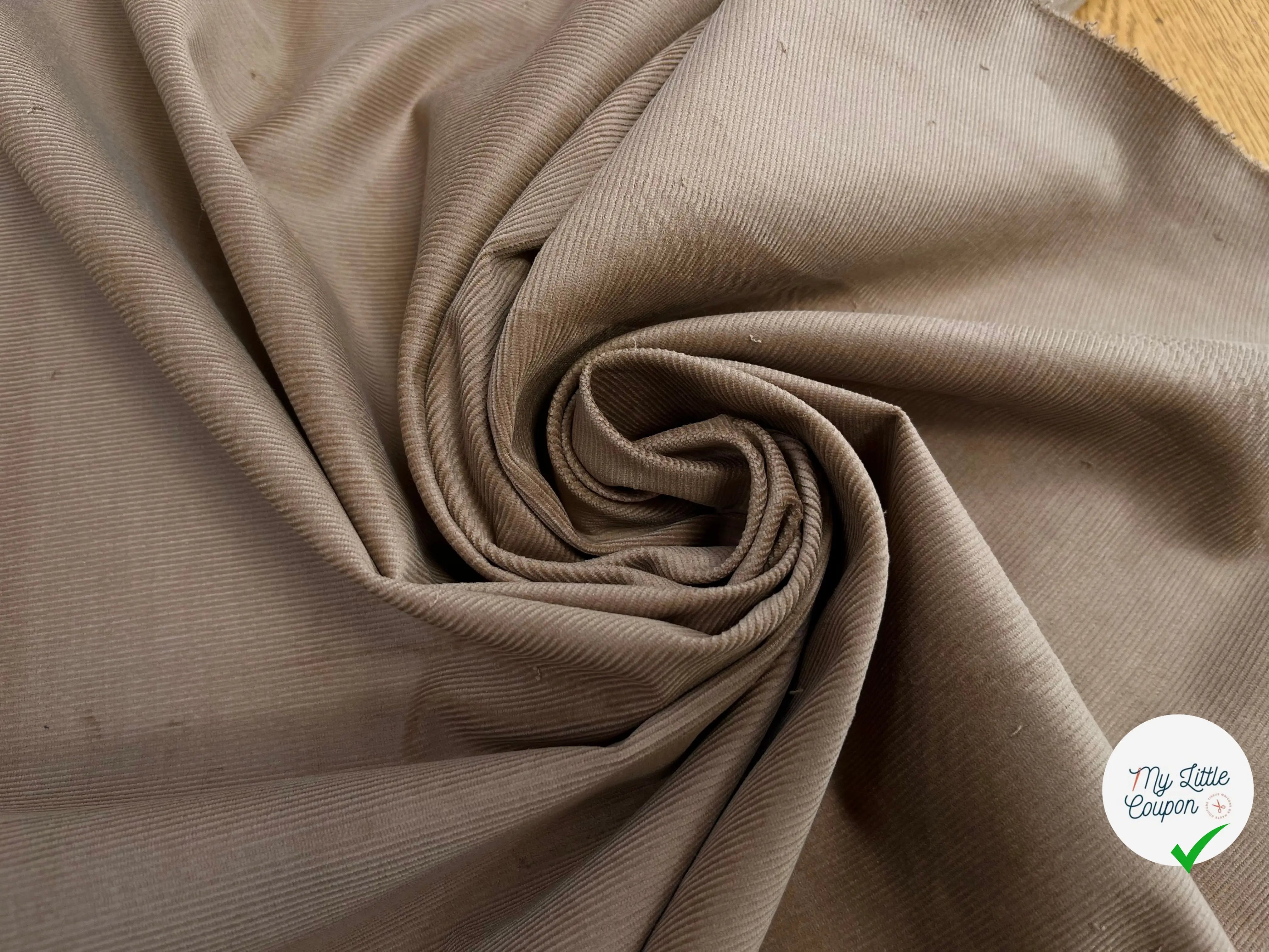 VELOURS 1000 RAIES COTON BEIGE CLAIR ULTRA CHIC - My Little Coupon