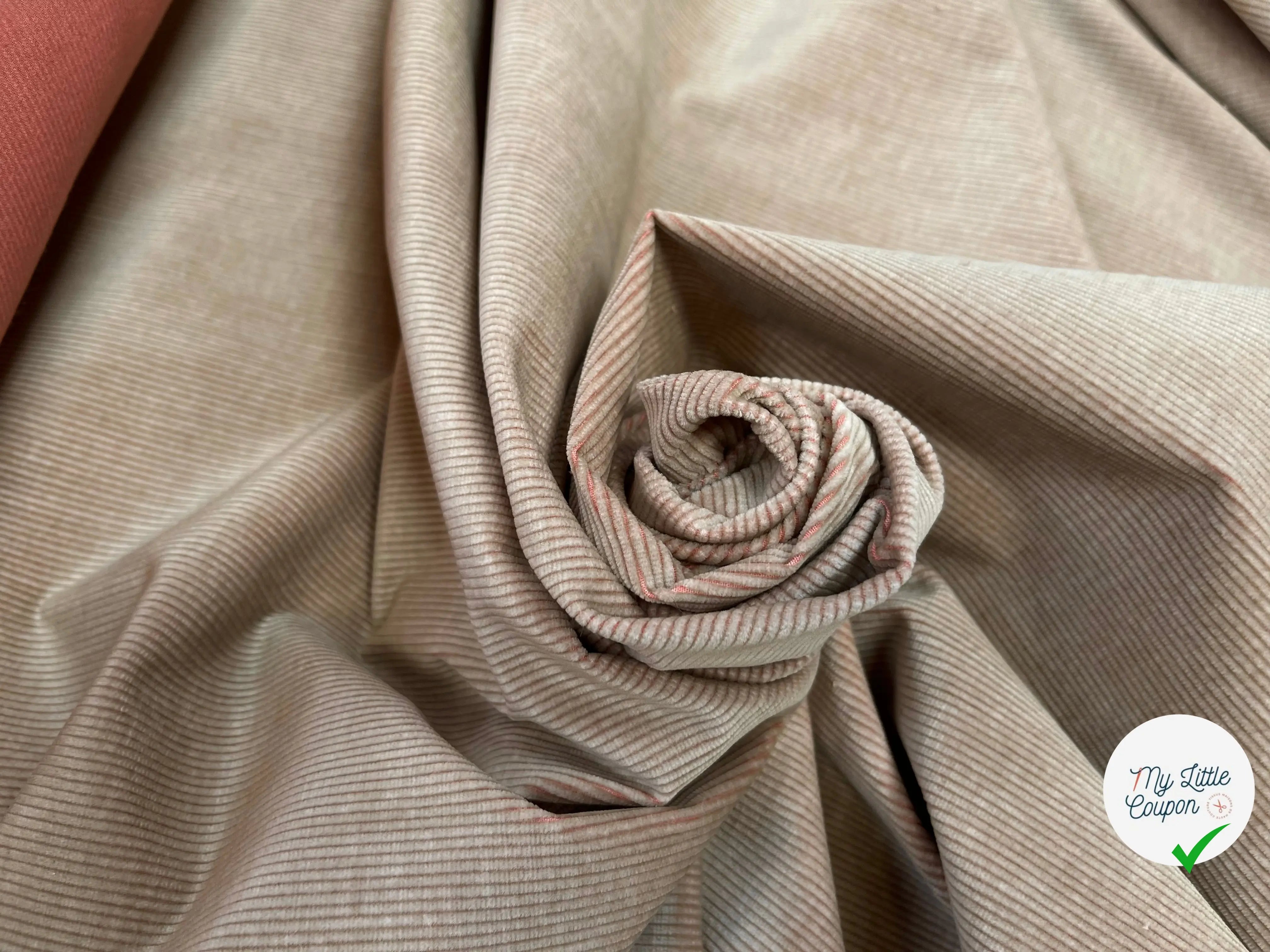 VELOURS 1000 RAIES COTON FINEMENT COTELLÉ BEIGE ENVERS ROSE - My Little Coupon