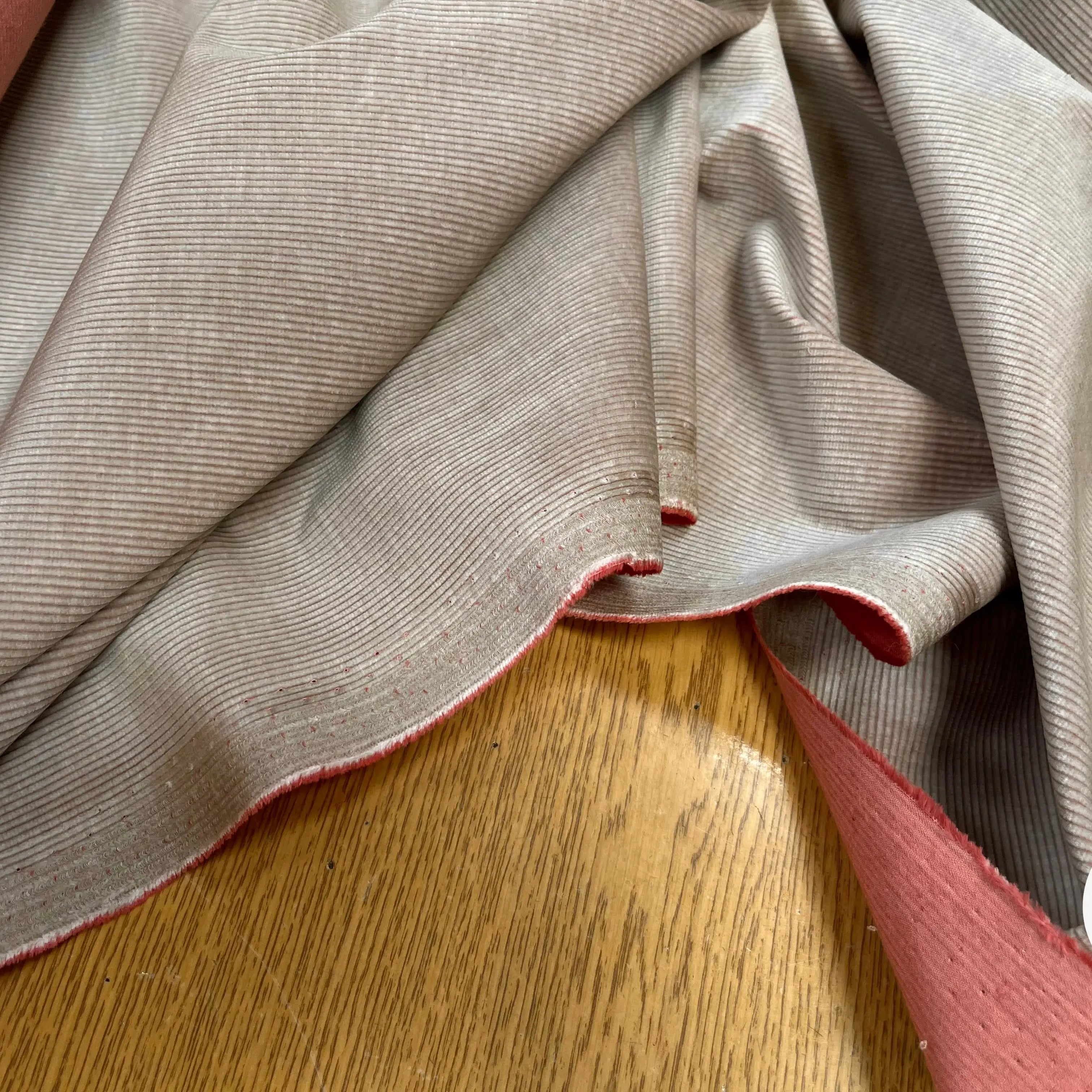 VELOURS 1000 RAIES COTON FINEMENT COTELLÉ BEIGE ENVERS ROSE - My Little Coupon