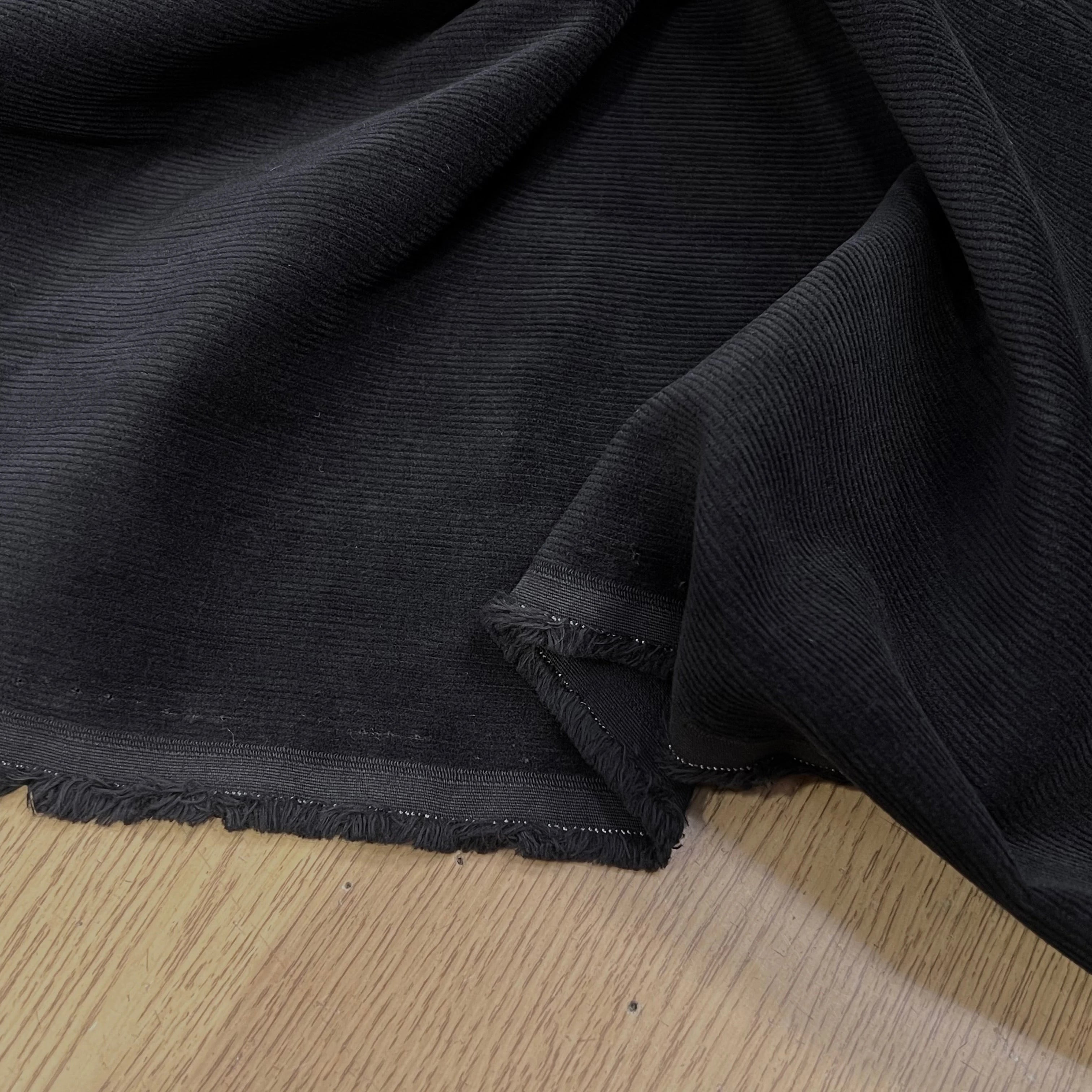 VELOURS 1000 RAIES NOIR - My Little Coupon