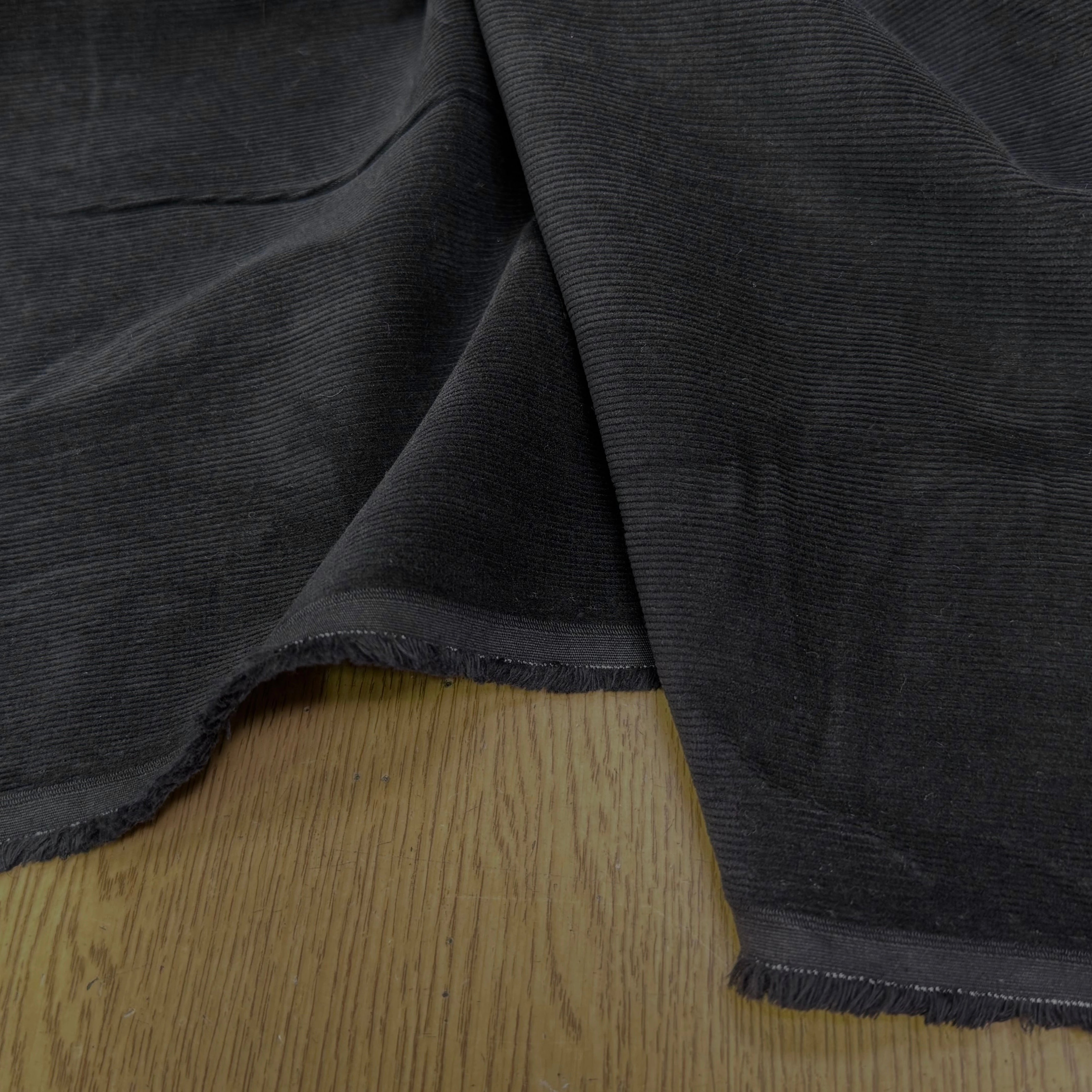 VELOURS 1000 RAIES NOIR - My Little Coupon