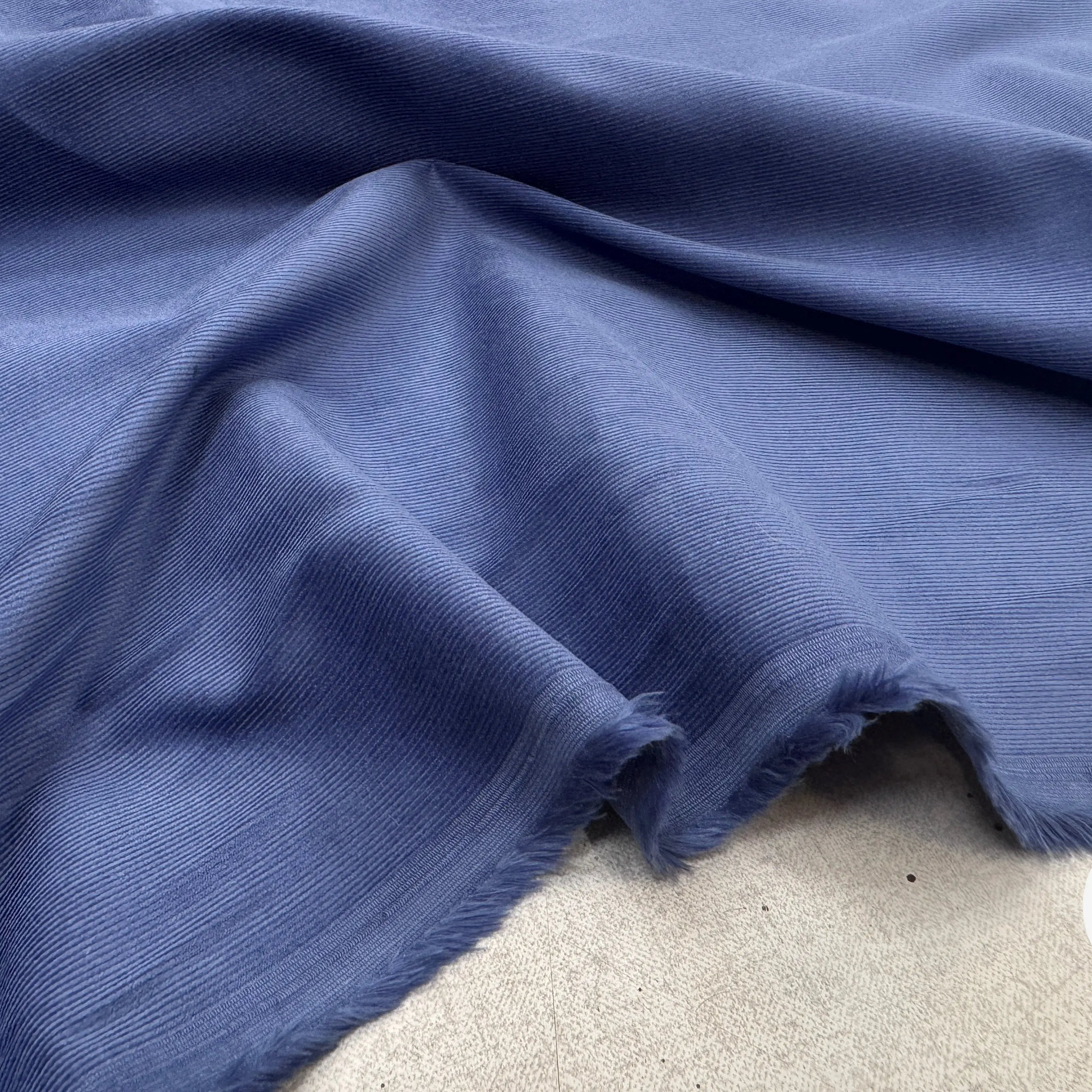 VELOURS 1000 RAIES UNI BLEU FONCÉ 145 - My Little Coupon