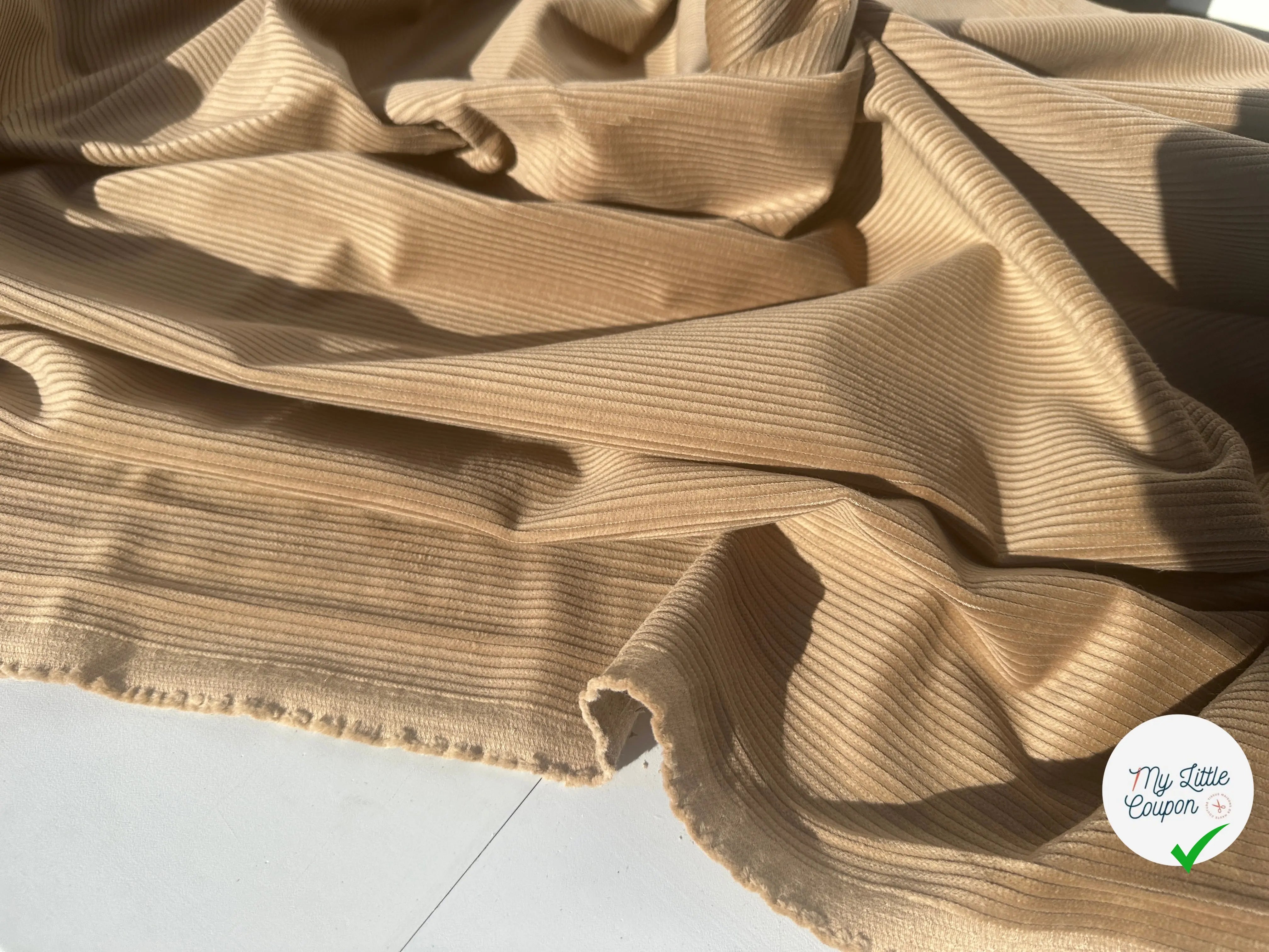 VELOURS CÔTELÉ CHIC BEIGE MOYEN STRETCH - My Little Coupon