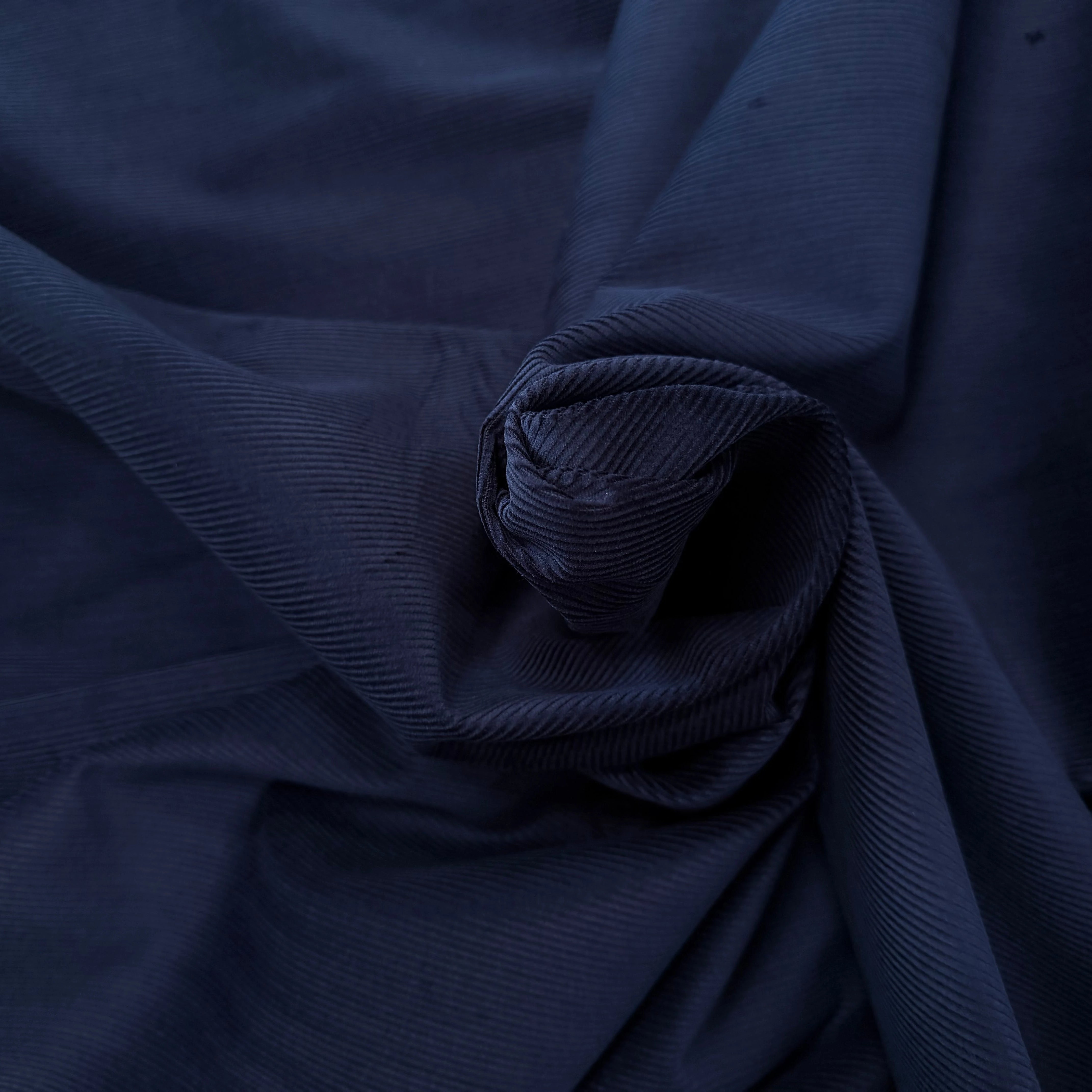 VELOURS COTELE EN COTON 1000 RAIES BLEU MARINE - My Little Coupon