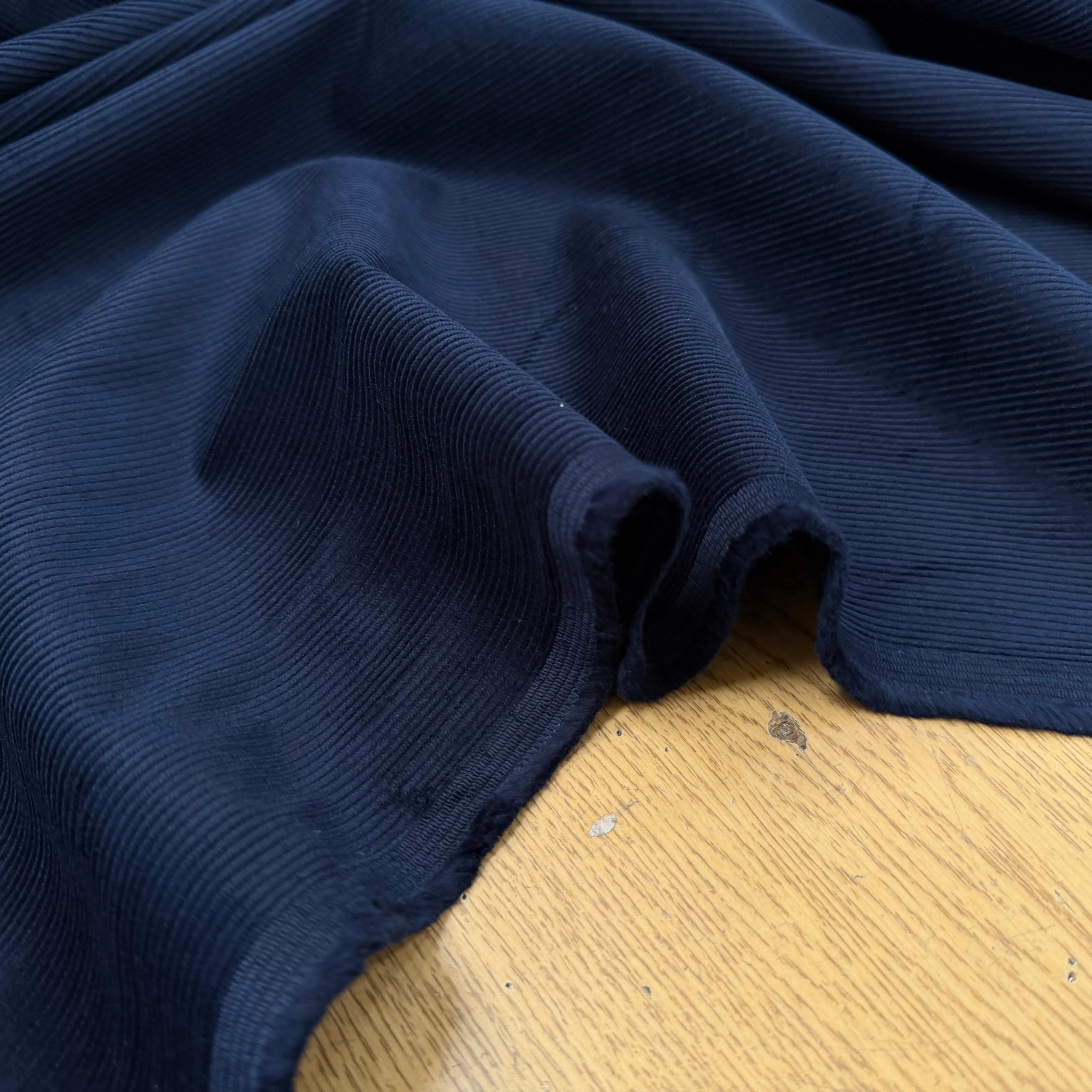 VELOURS COTELE EN COTON 1000 RAIES BLEU MARINE - My Little Coupon