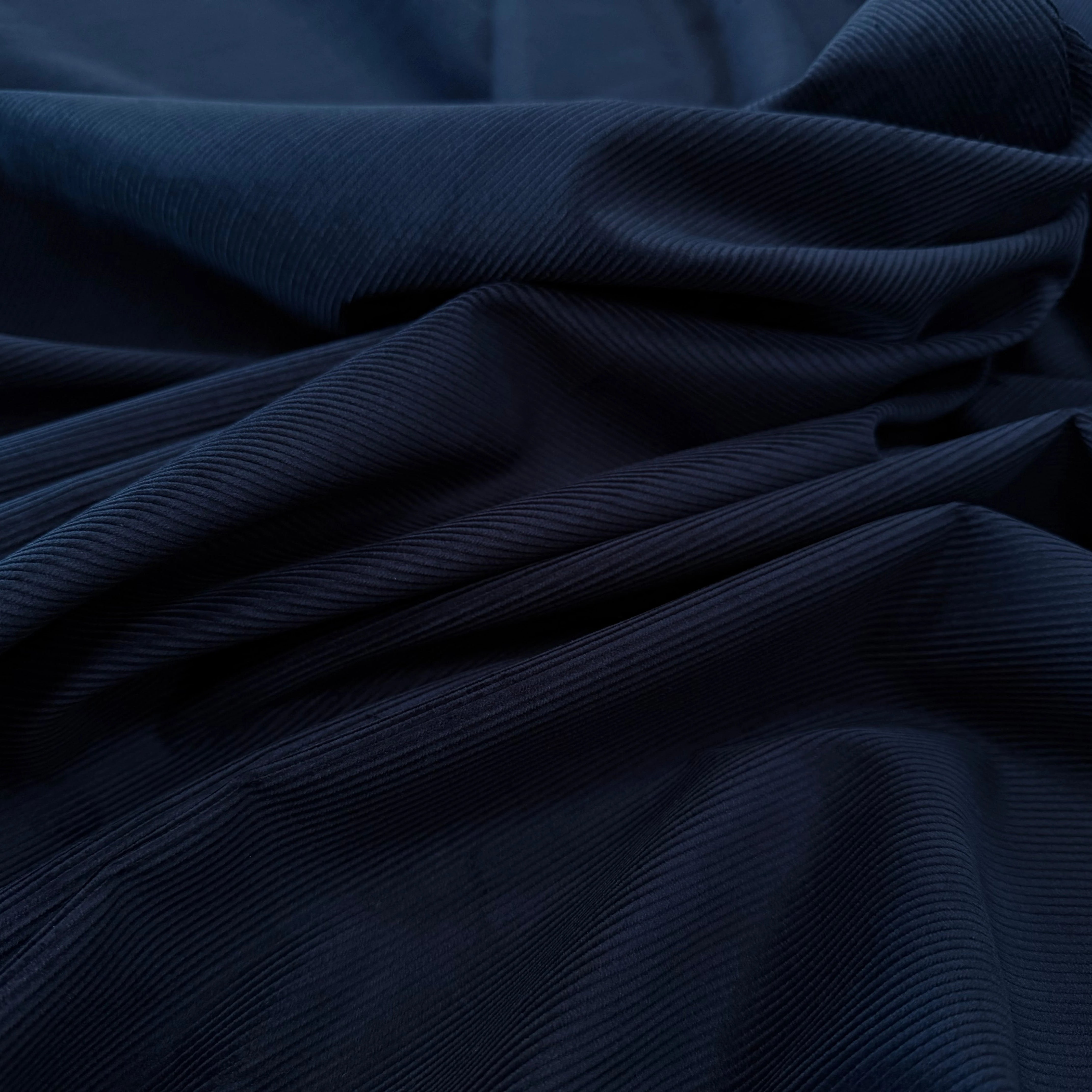 VELOURS COTELE EN COTON 1000 RAIES BLEU MARINE - My Little Coupon